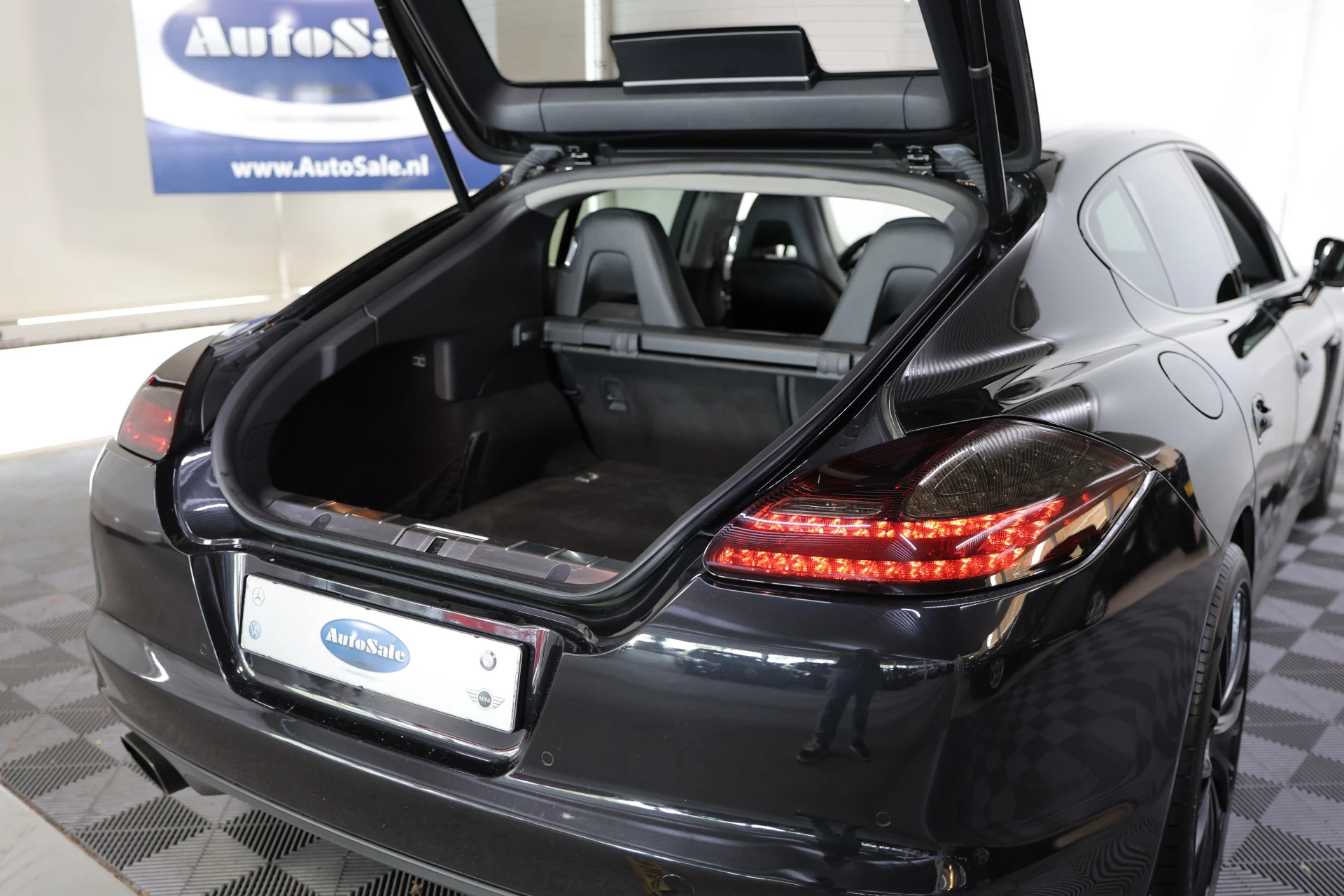 Hoofdafbeelding Porsche Panamera