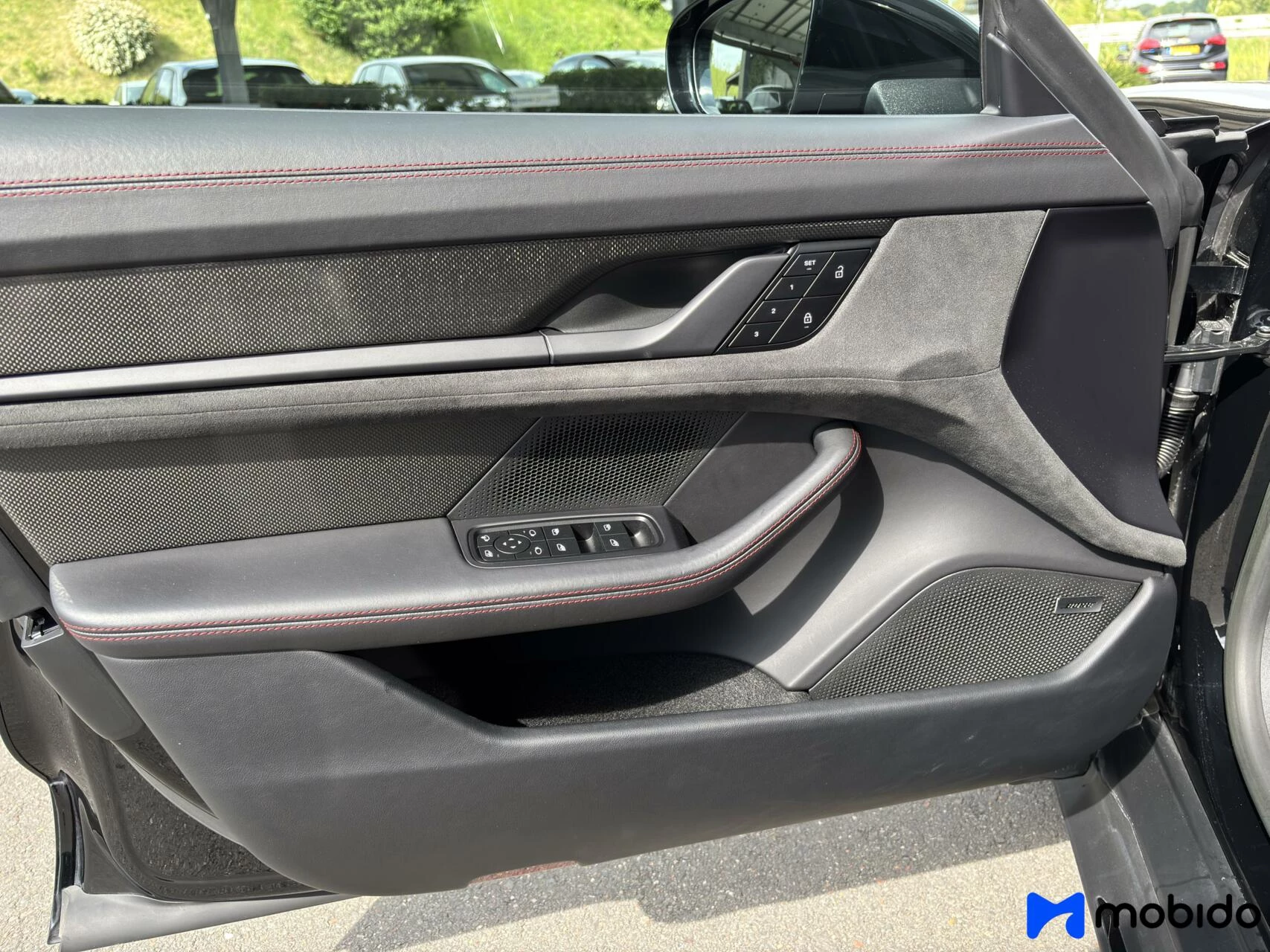 Hoofdafbeelding Porsche Taycan
