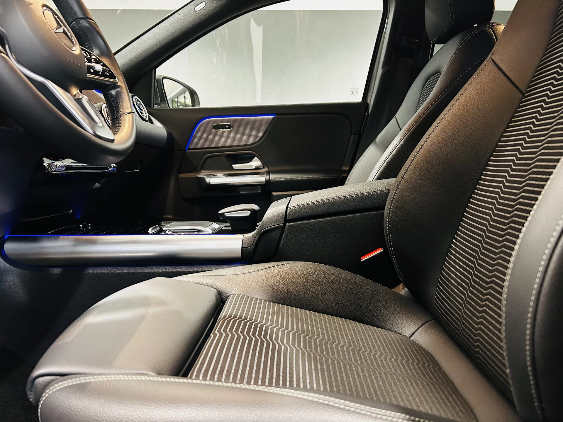 Hoofdafbeelding Mercedes-Benz EQA