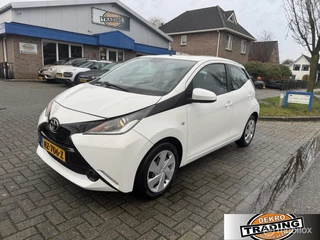 Toyota Aygo 1.0 VVT-i x-play 5 drs Airco grootscherm