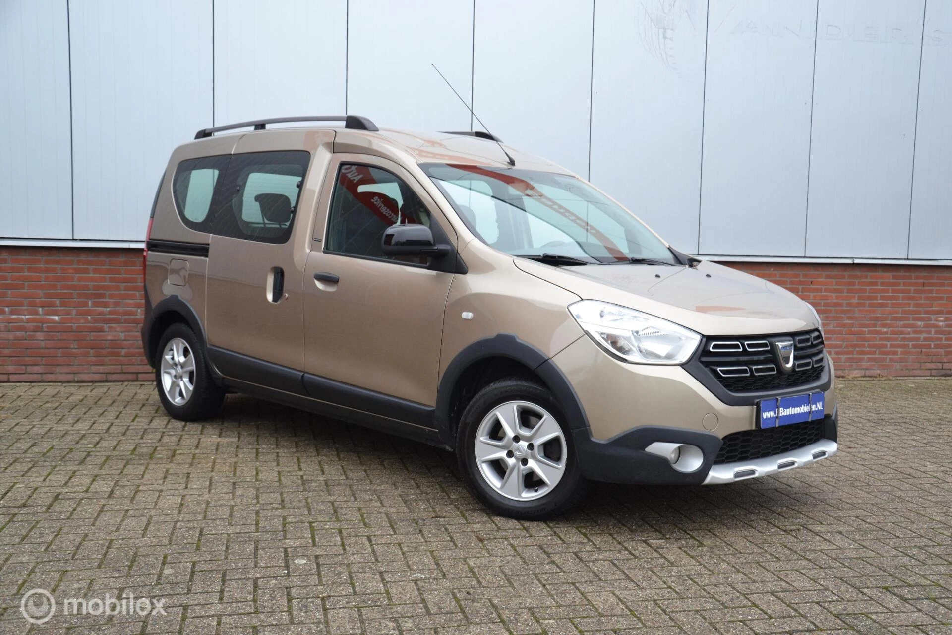 Hoofdafbeelding Dacia Dokker