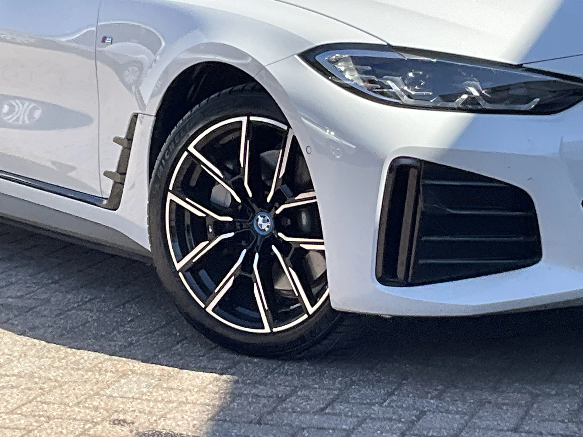Hoofdafbeelding BMW i4