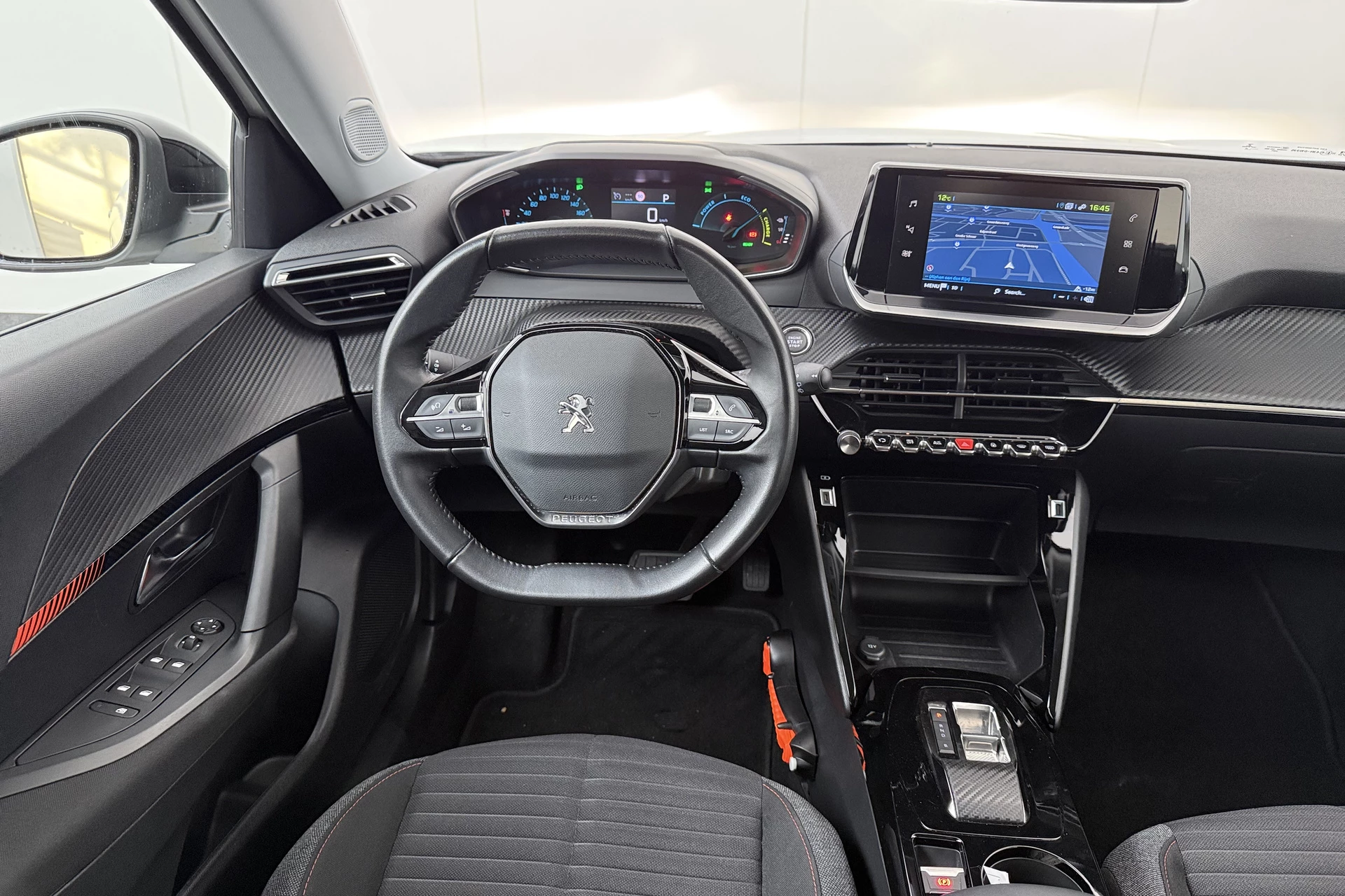 Hoofdafbeelding Peugeot e-2008