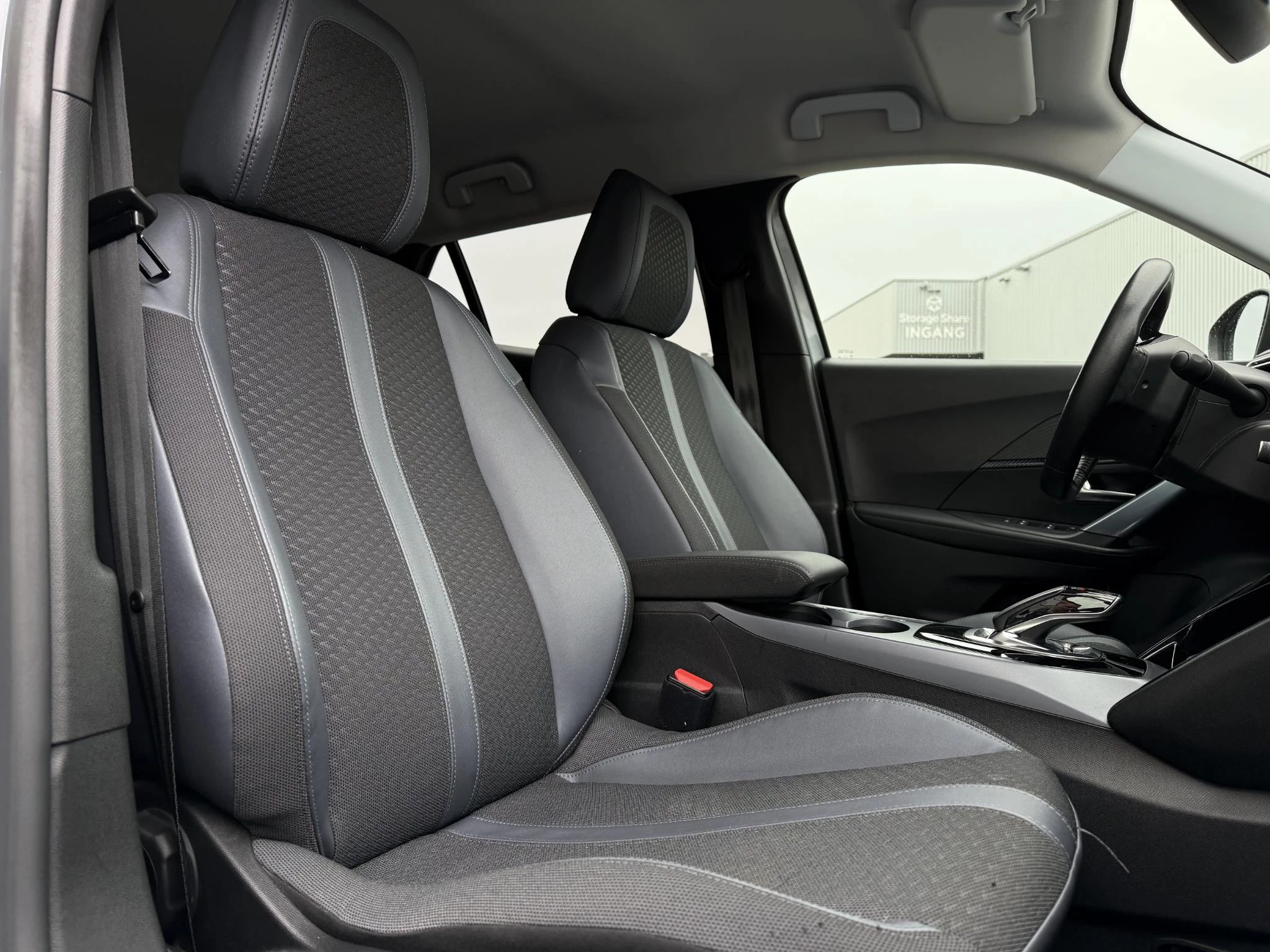 Hoofdafbeelding Peugeot e-2008