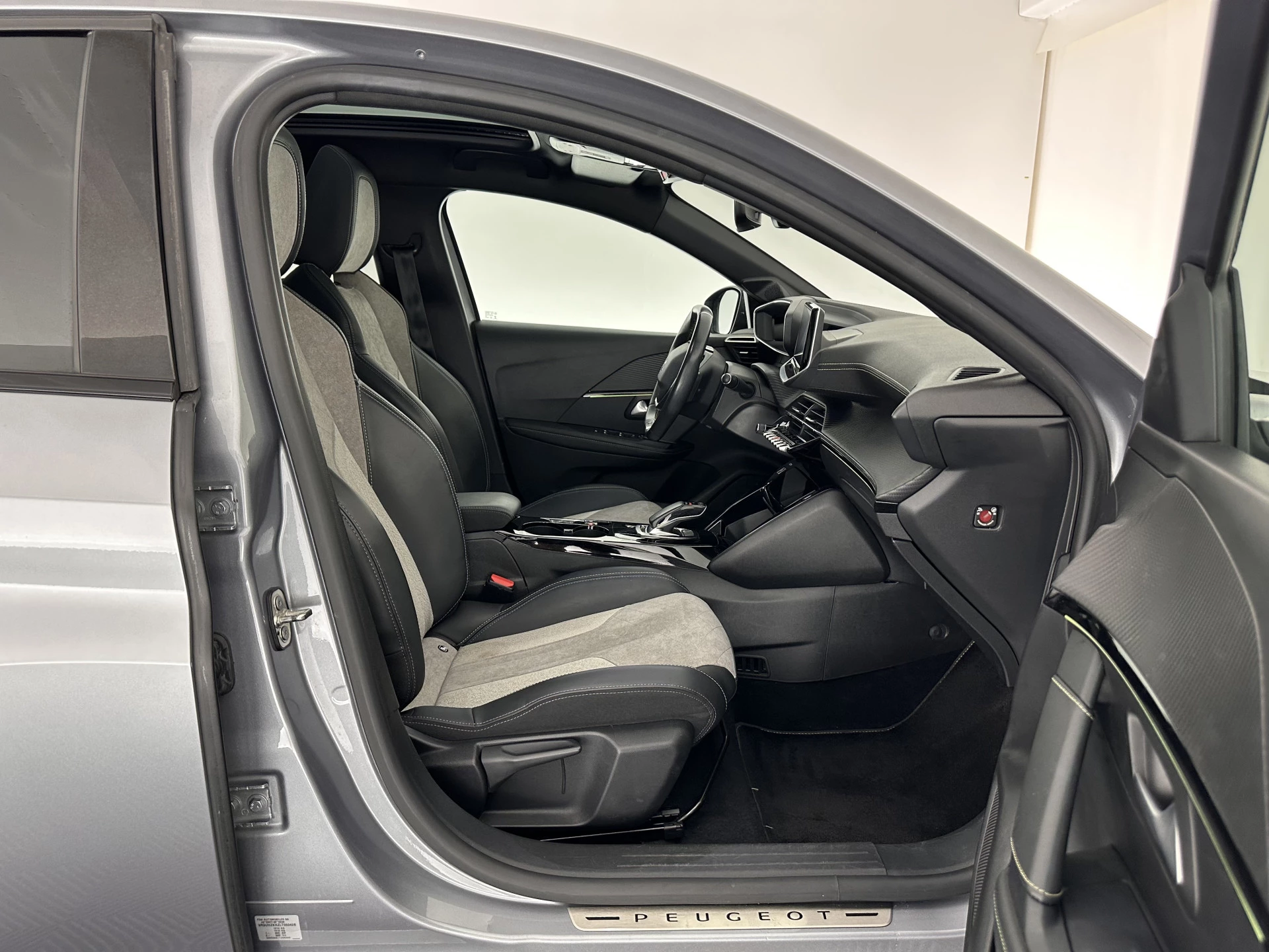 Hoofdafbeelding Peugeot e-208