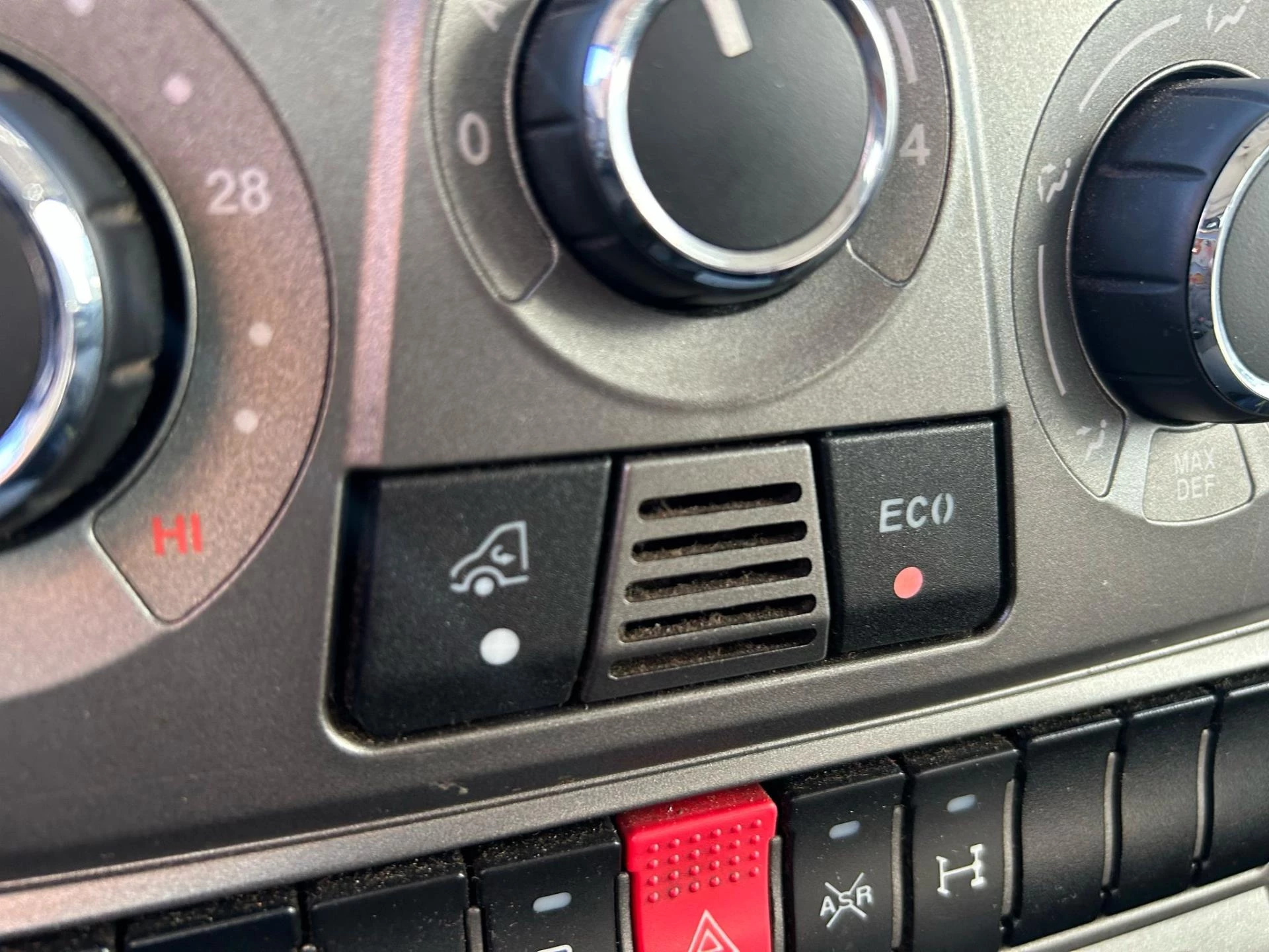 Hoofdafbeelding Iveco 50C21 3 pers airco 204 pk