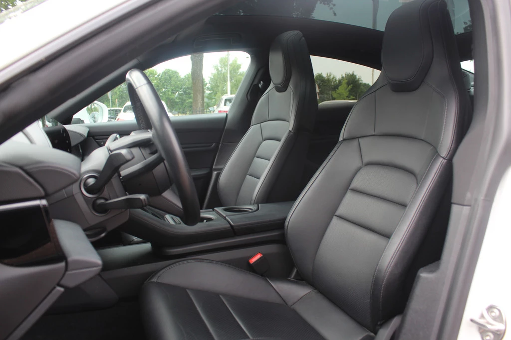 Hoofdafbeelding Porsche Taycan