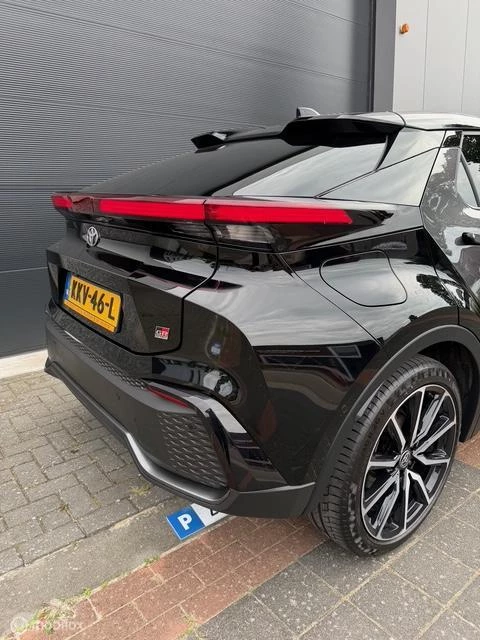 Hoofdafbeelding Toyota C-HR