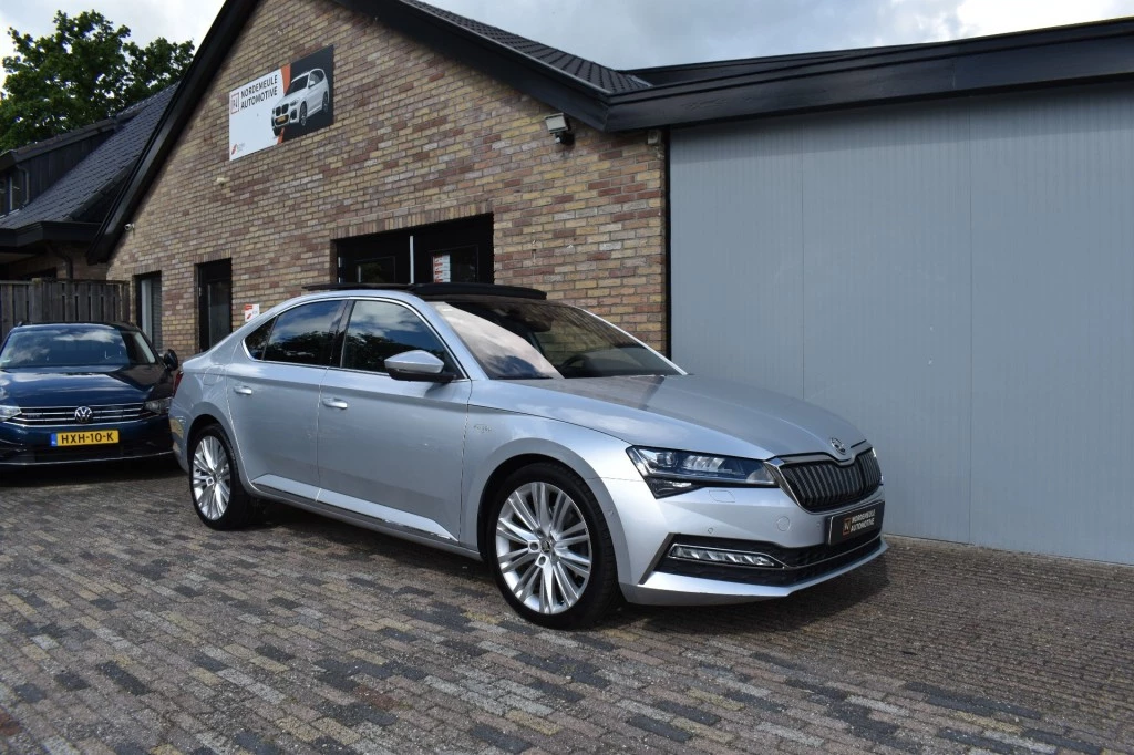 Hoofdafbeelding Škoda Superb