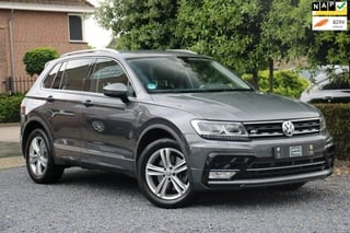 Volkswagen Tiguan 2.0 TSI 4Motion Highline Business R 180 PK ACC Trekhaak 360 Camera 18''