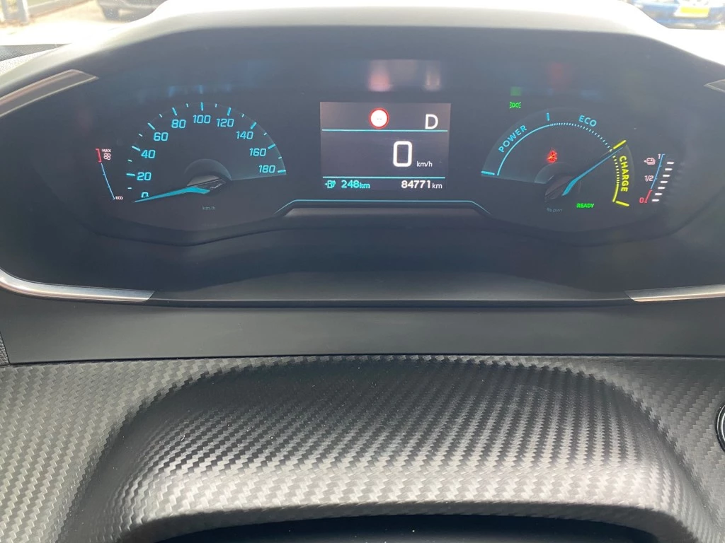 Hoofdafbeelding Peugeot e-2008