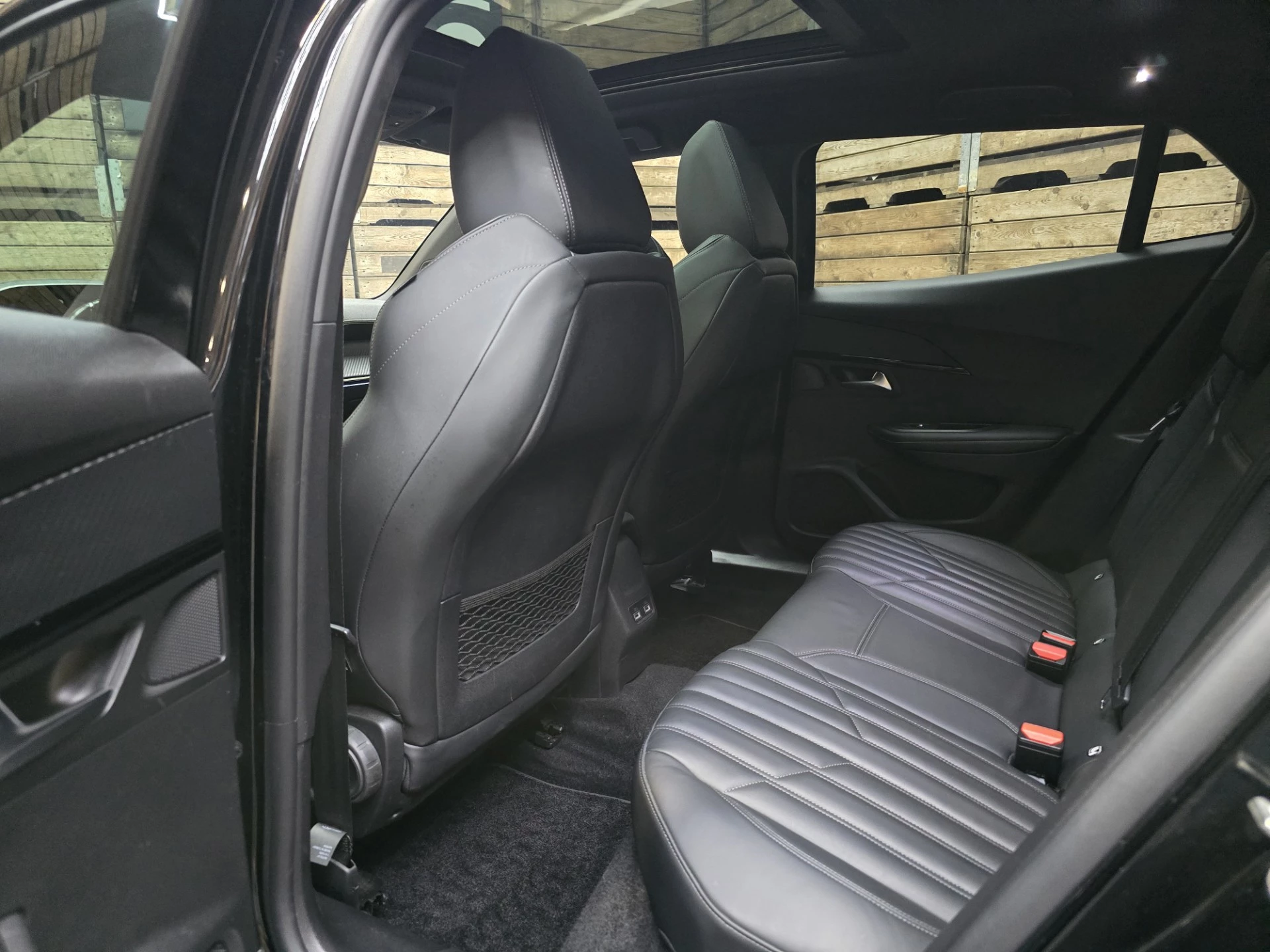 Hoofdafbeelding Peugeot e-2008