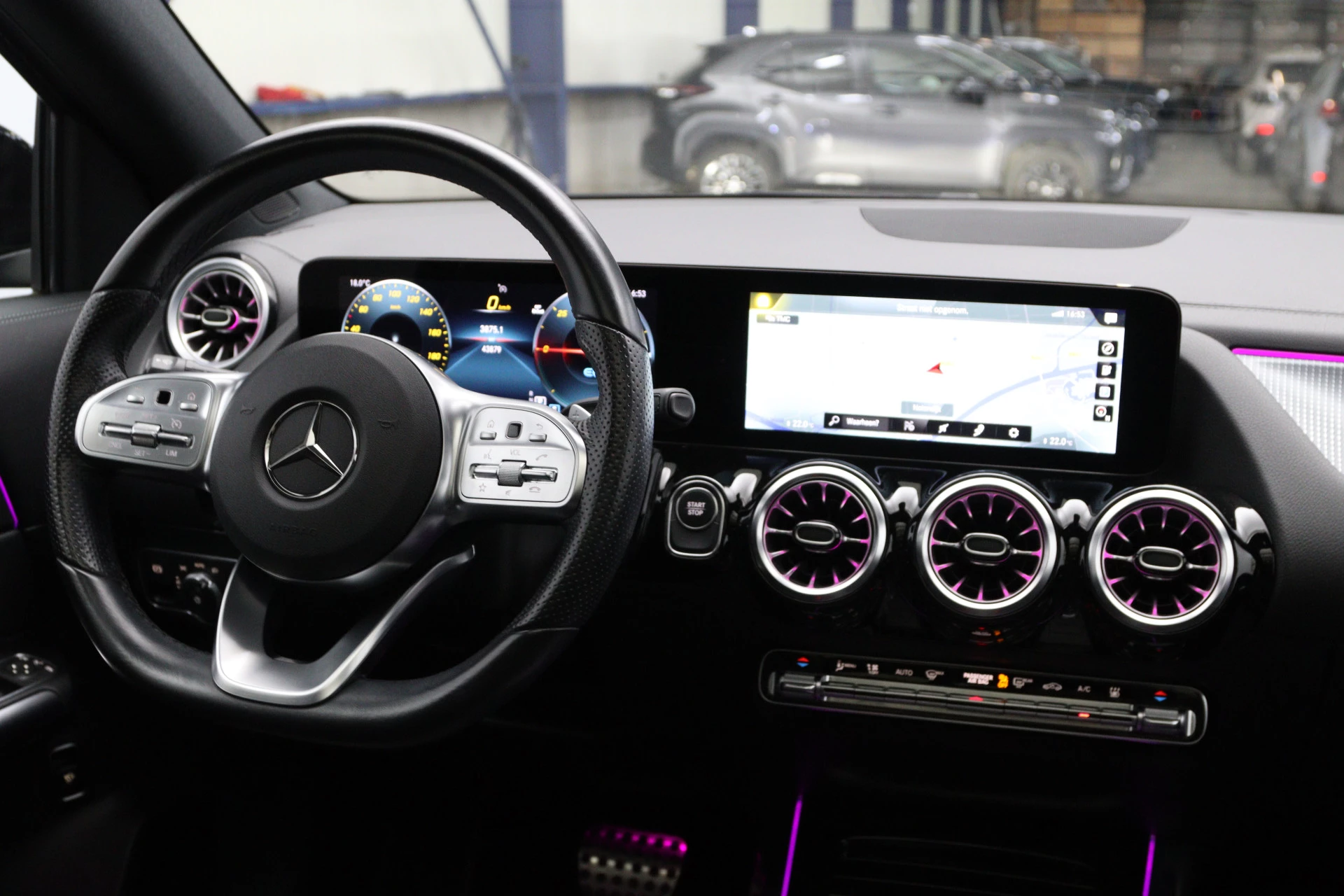 Hoofdafbeelding Mercedes-Benz EQA
