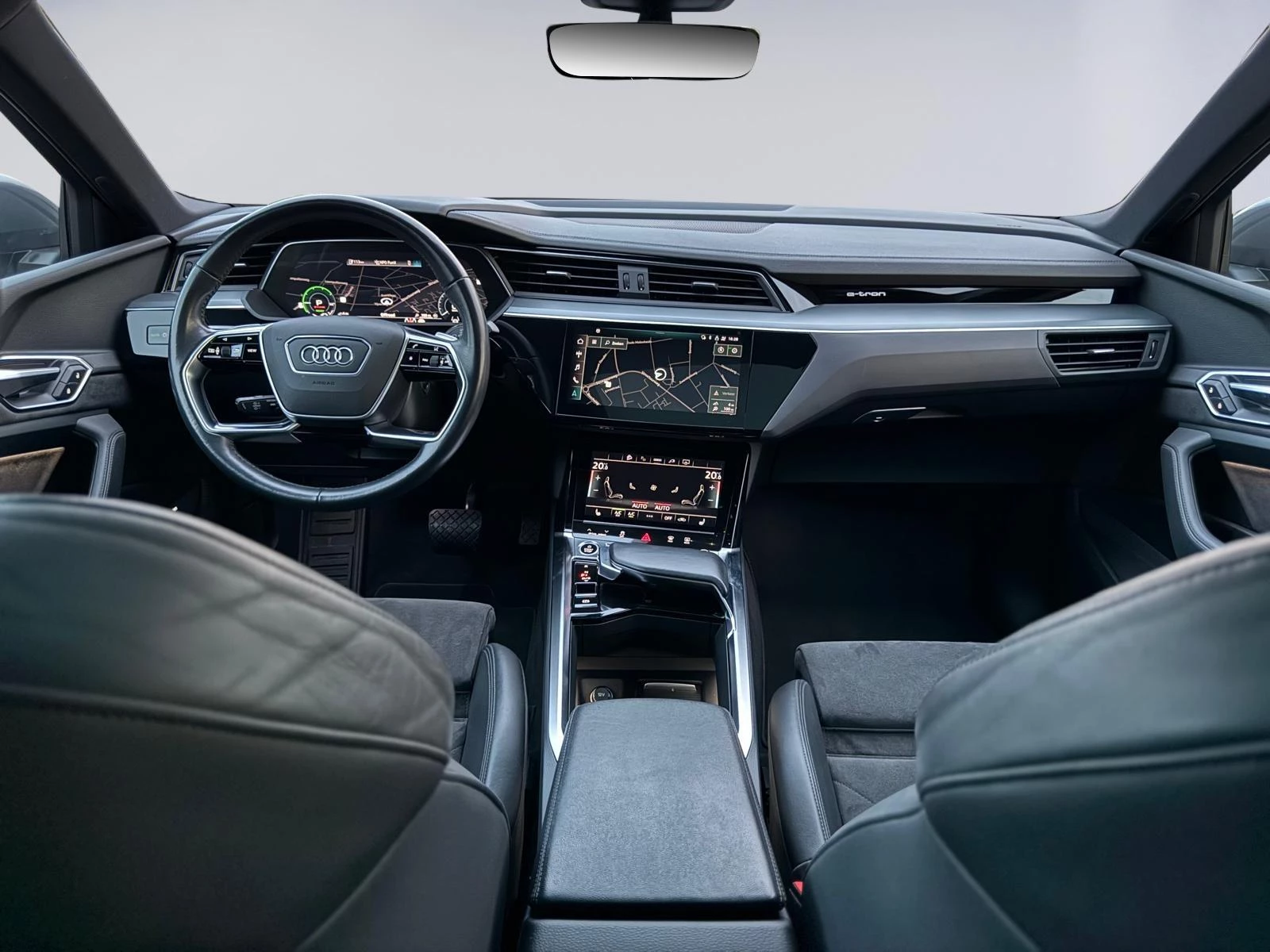 Hoofdafbeelding Audi e-tron