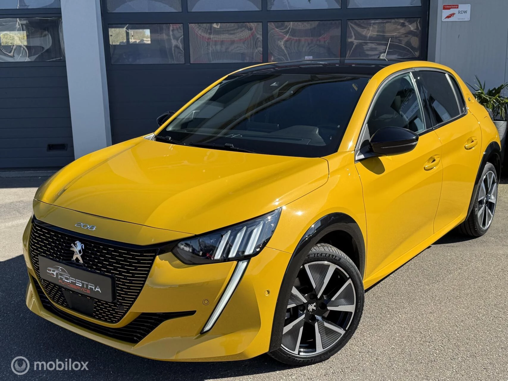 Hoofdafbeelding Peugeot e-208