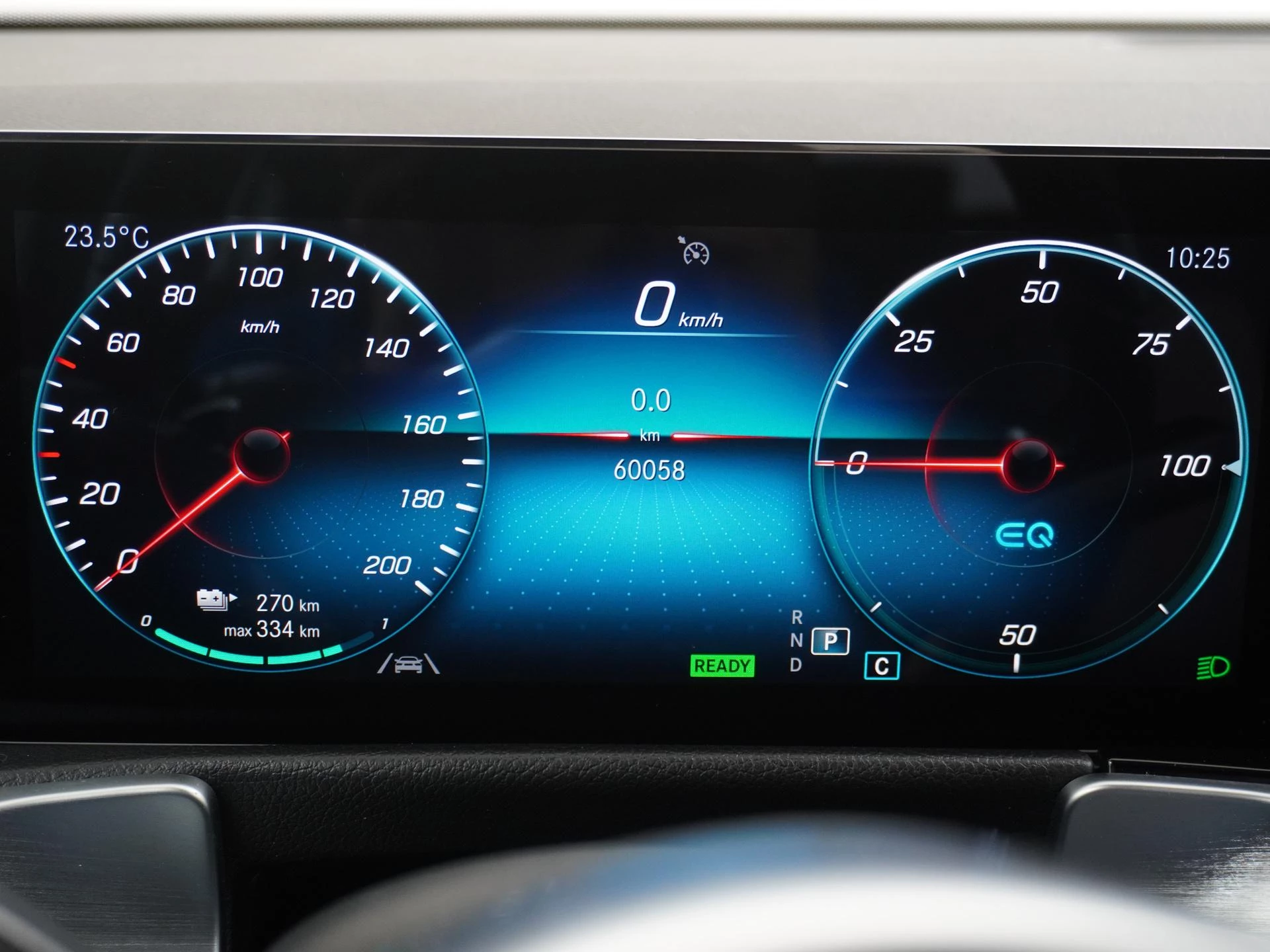 Hoofdafbeelding Mercedes-Benz EQB