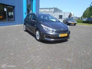 Hoofdafbeelding Kia cee'd Kia cee'd Sportswagon 1.0 T-GDi ComfortPlusLine Navigator