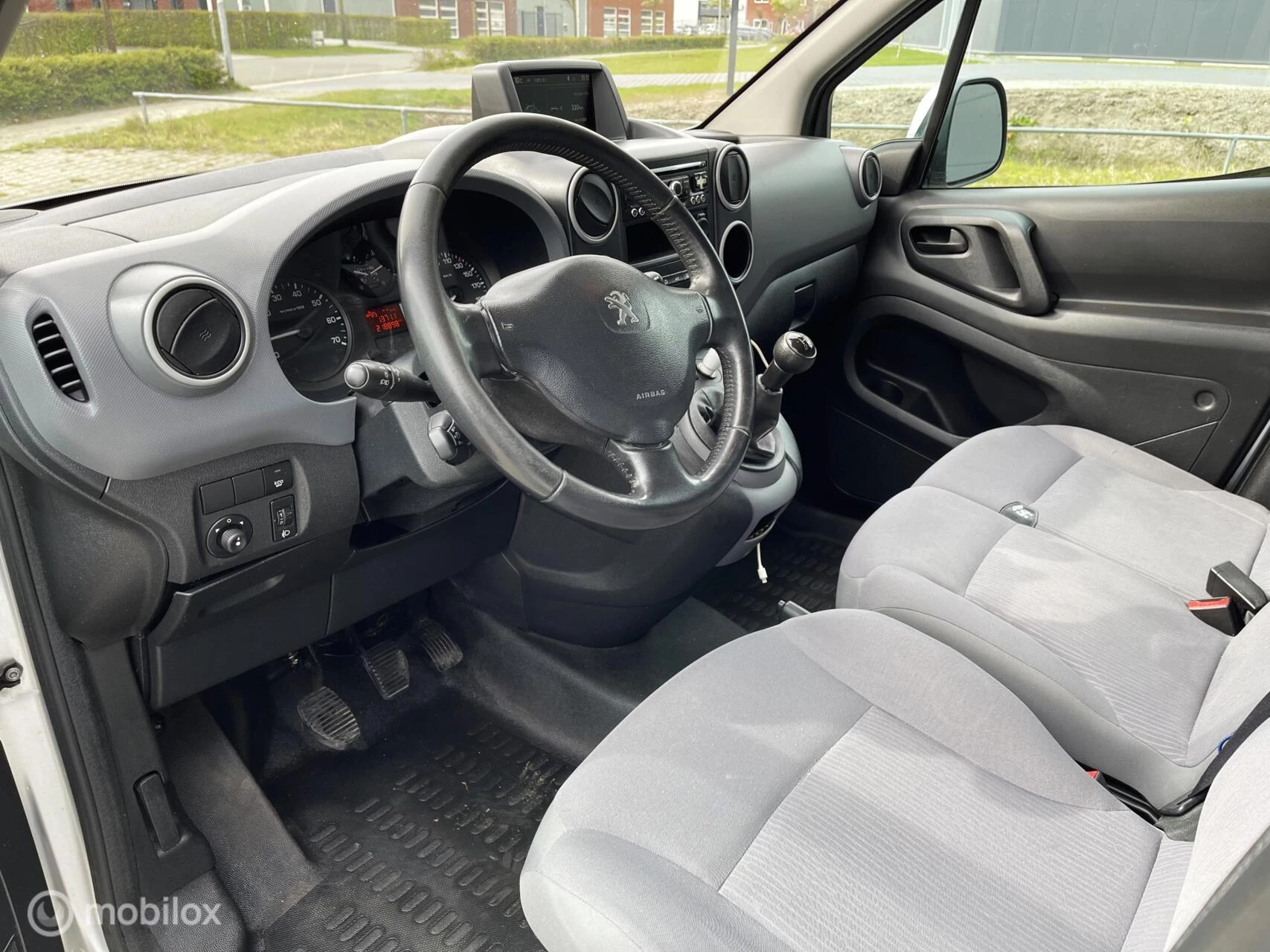 Hoofdafbeelding Peugeot Partner