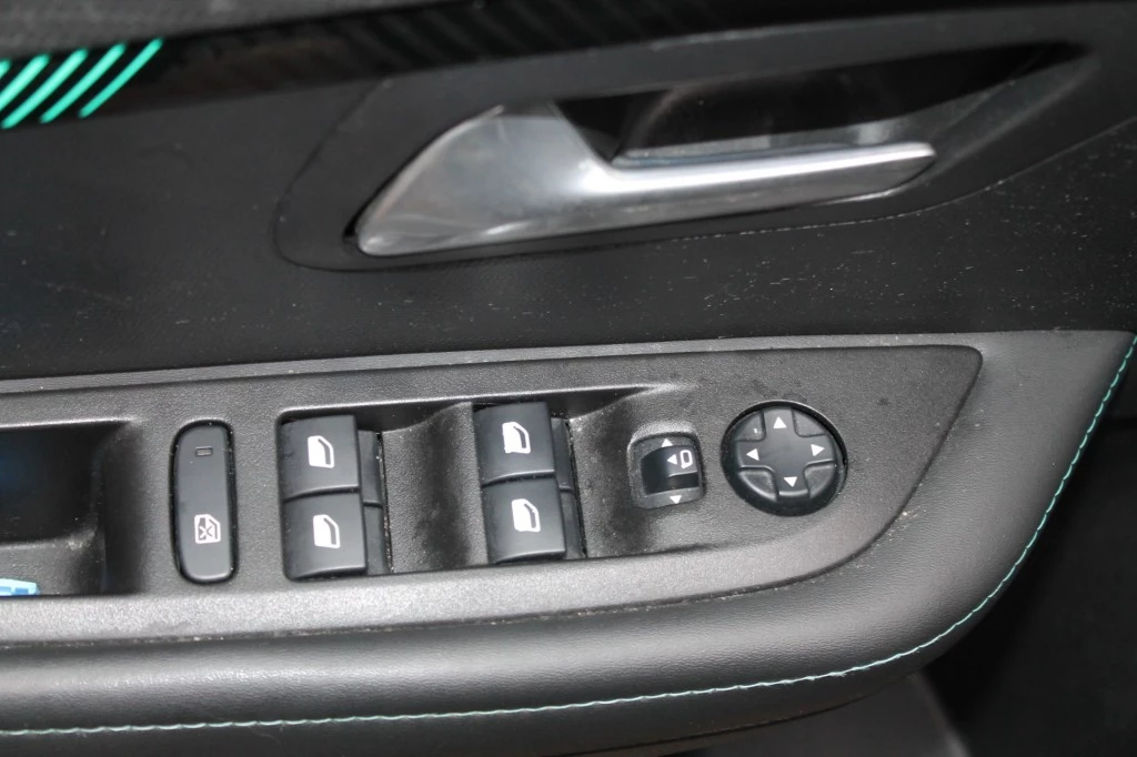 Hoofdafbeelding Peugeot e-208