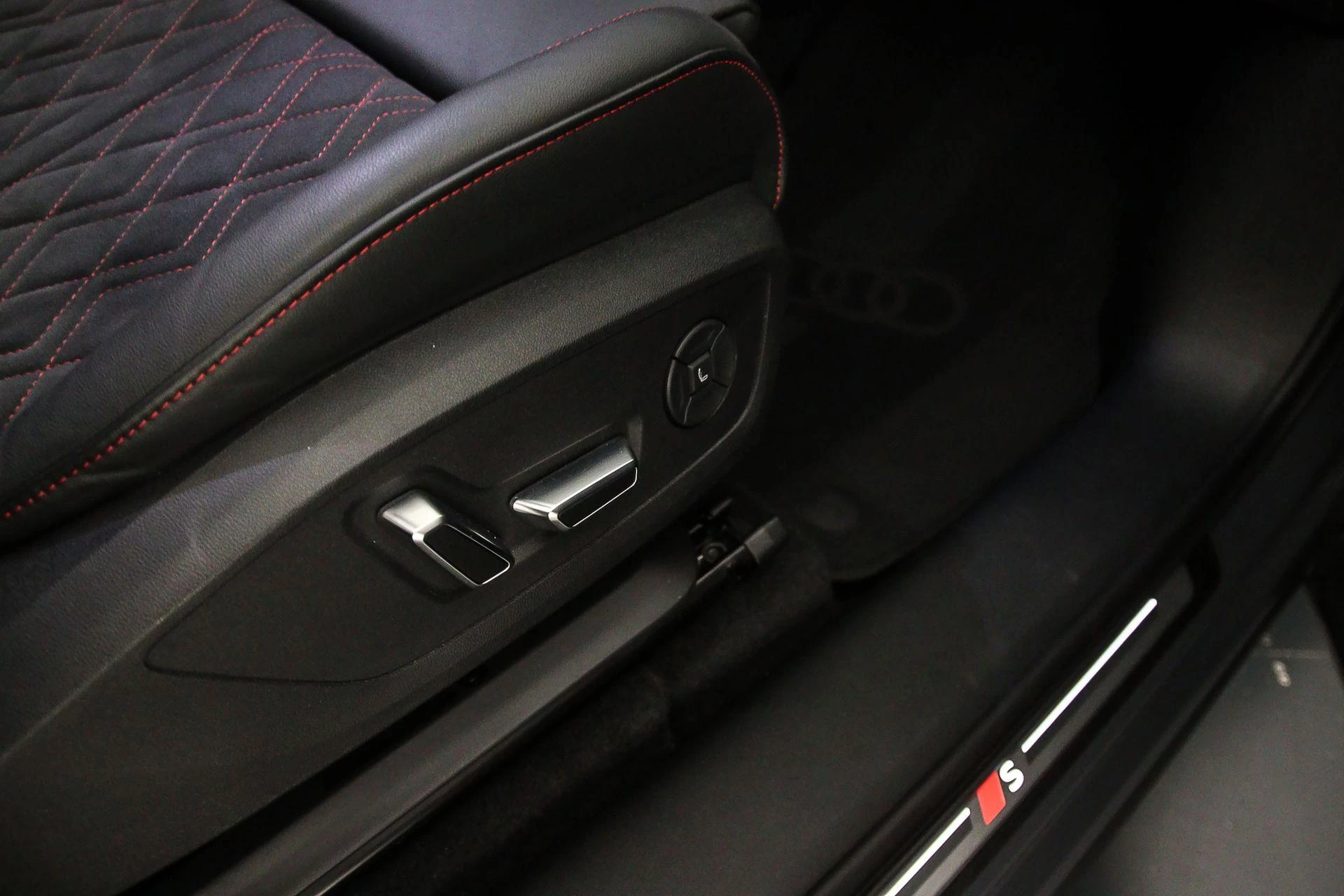 Hoofdafbeelding Audi Q6 e-tron