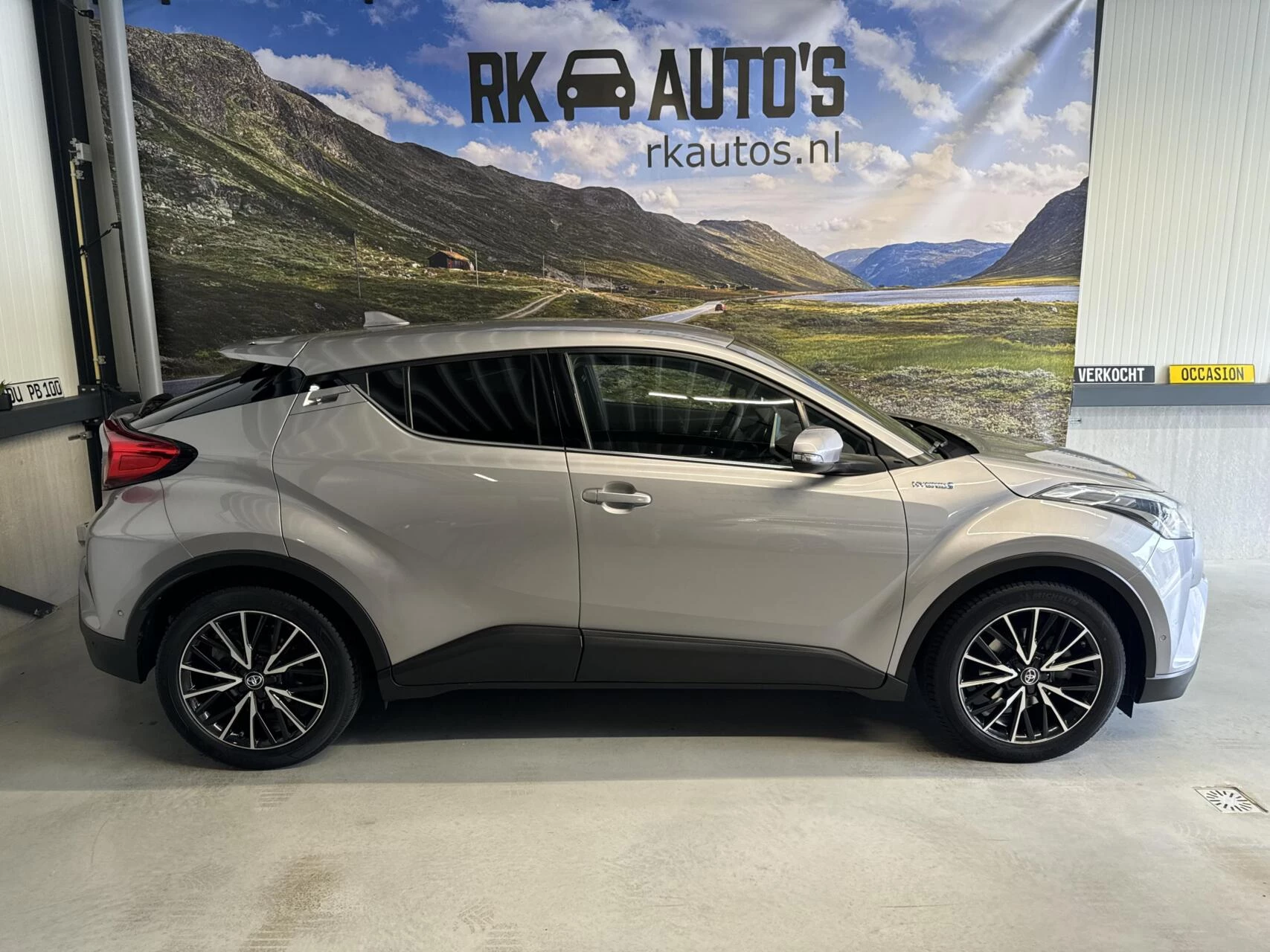 Hoofdafbeelding Toyota C-HR