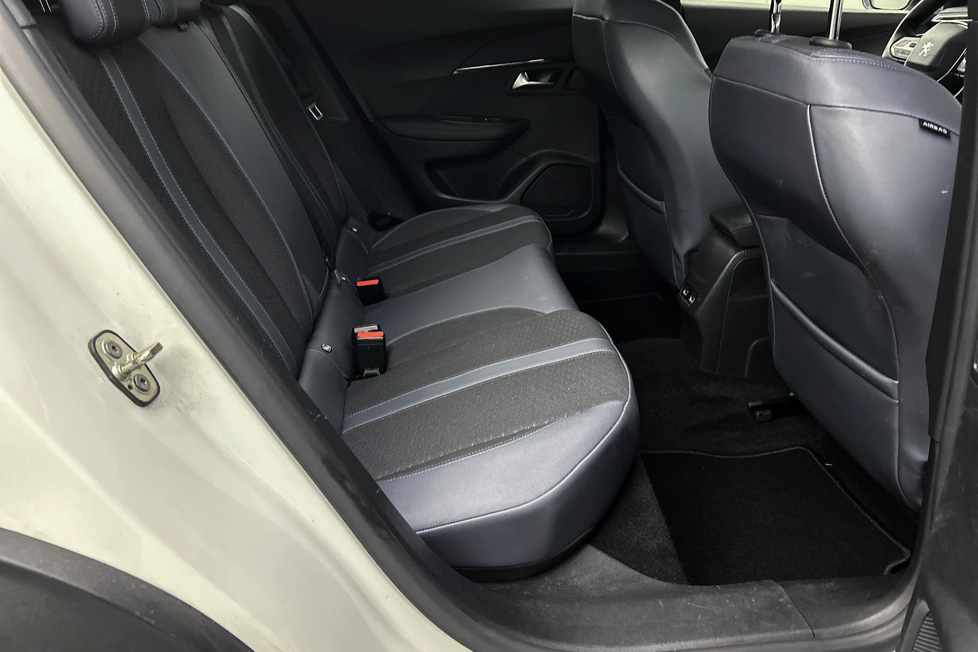 Hoofdafbeelding Peugeot e-2008