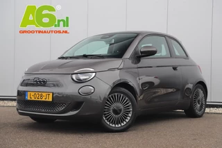 Hoofdafbeelding Fiat 500 Fiat 500 Icon 42 kWh Automaat Panoramadak Navigatie LED Carplay Android Bluetooth 16 inch LMV Clima Cruise Parkeersensor