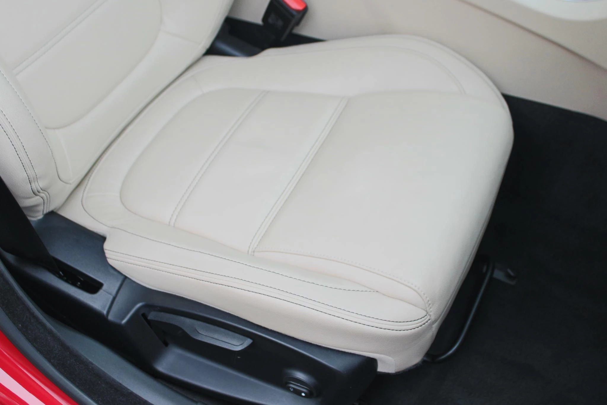 Hoofdafbeelding Jaguar XE