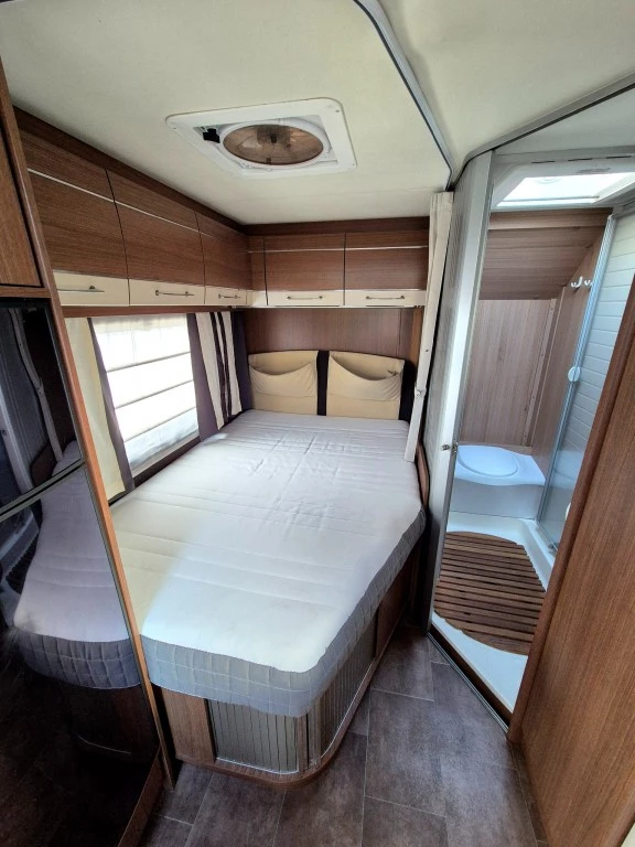 Hoofdafbeelding Bürstner Aviano I684 Zeer Complete Camper