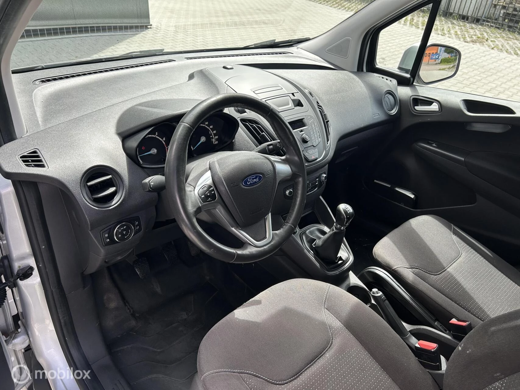 Hoofdafbeelding Ford Transit Courier