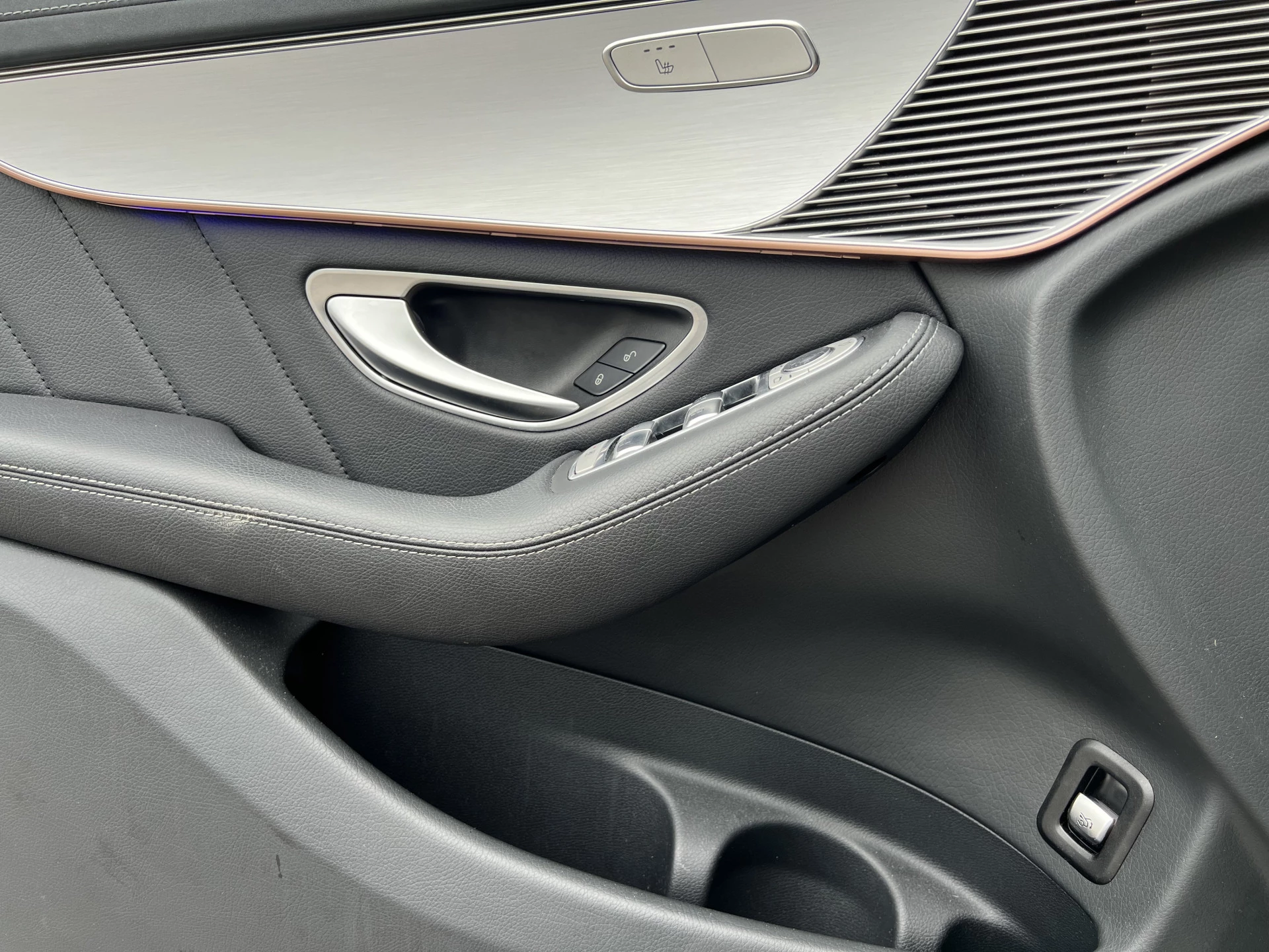 Hoofdafbeelding Mercedes-Benz EQC