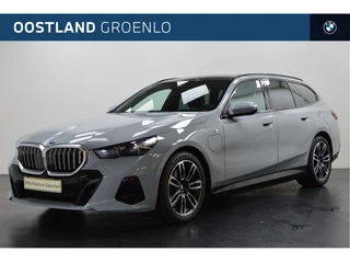BMW 5 Serie Touring 530e M Sport Automaat / Panoramadak / Trekhaak / Achteruitrijcamera / Adaptieve LED / M Sportonderstel / Stoelverwarming