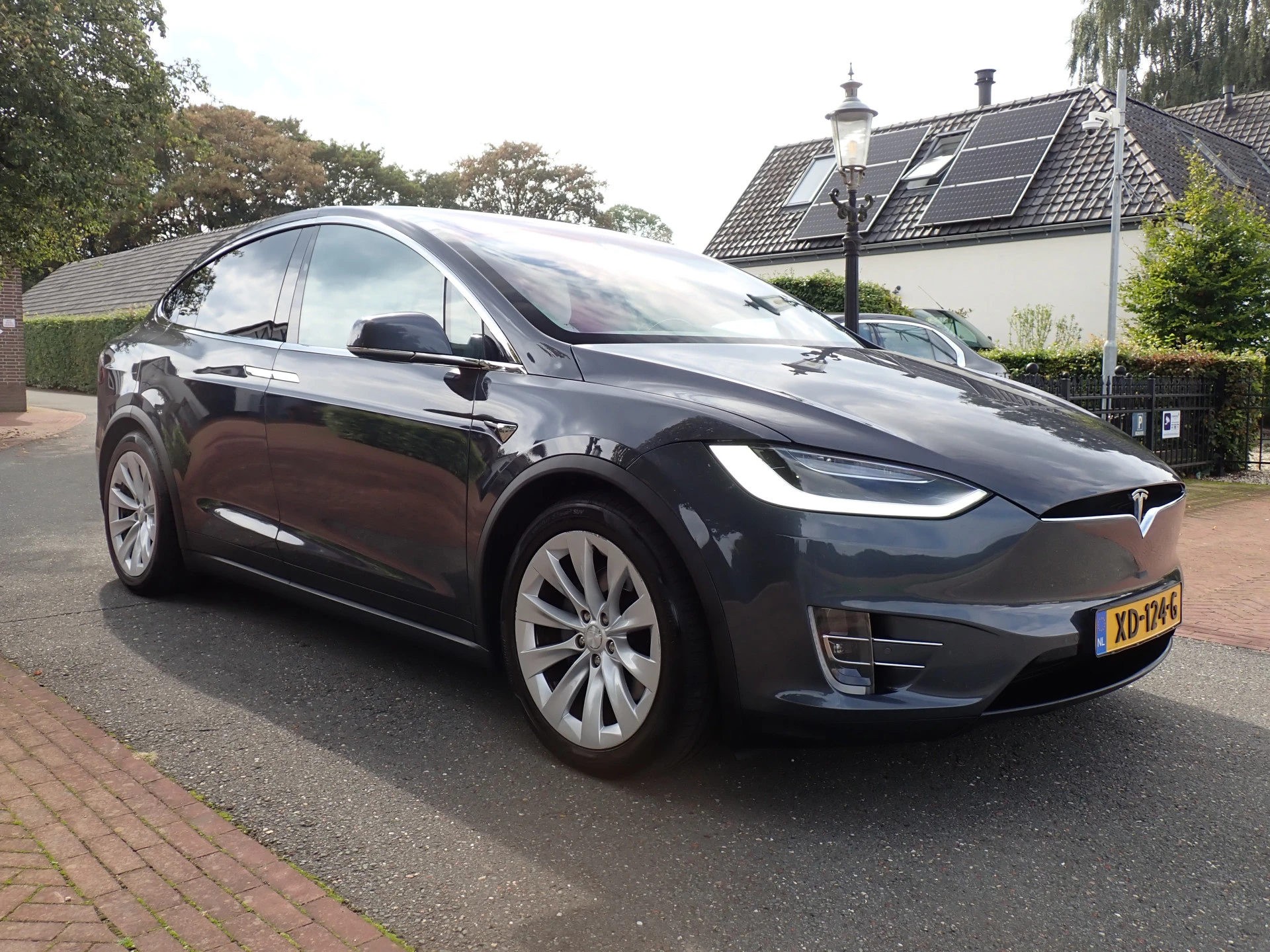 Tesla Model X