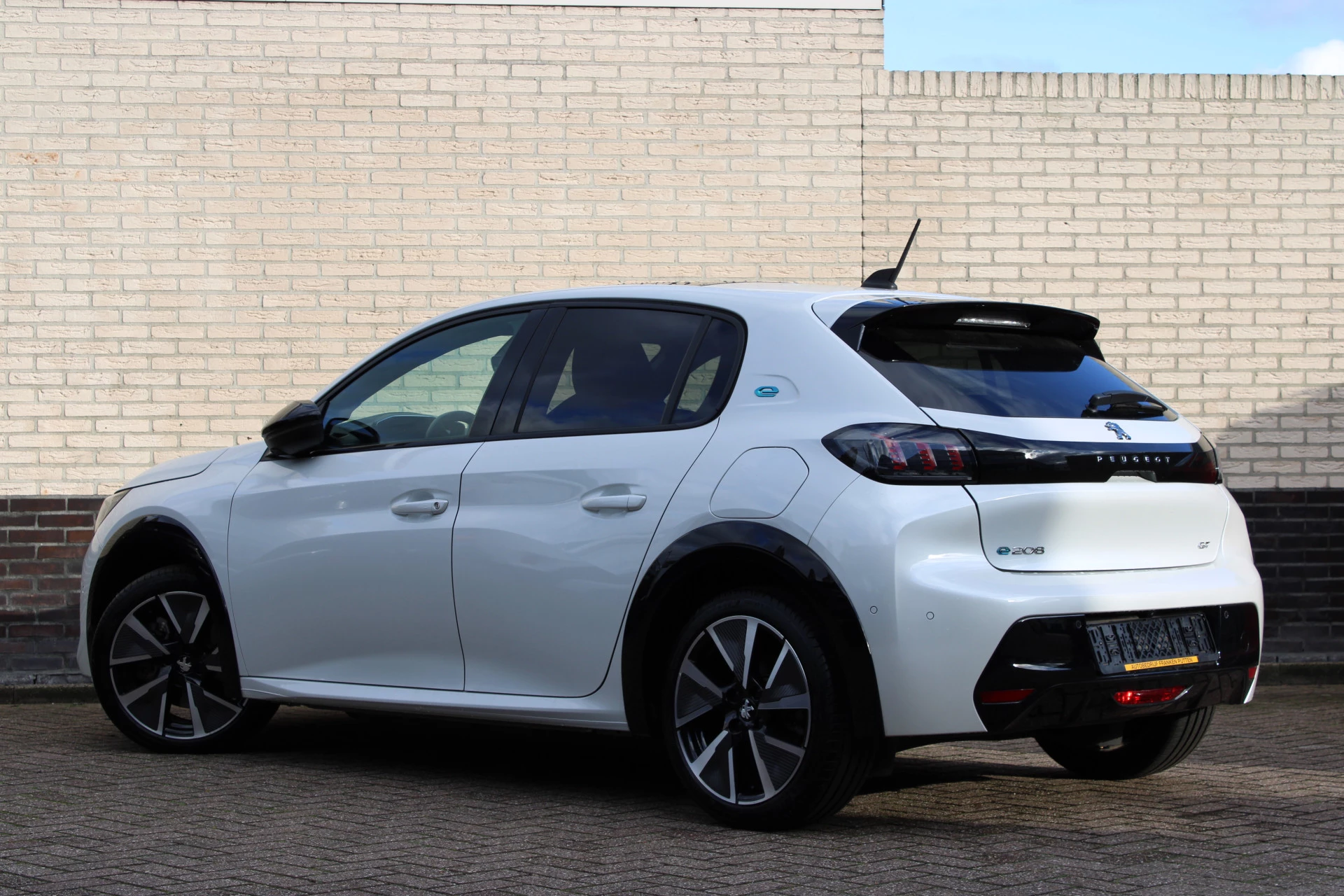 Hoofdafbeelding Peugeot e-208