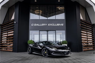 Hoofdafbeelding Ferrari 296 Ferrari 296 GTS 3.0 V6 - Daytona Racing Seats | Lift  | Passenger Display | Carbon | JBL