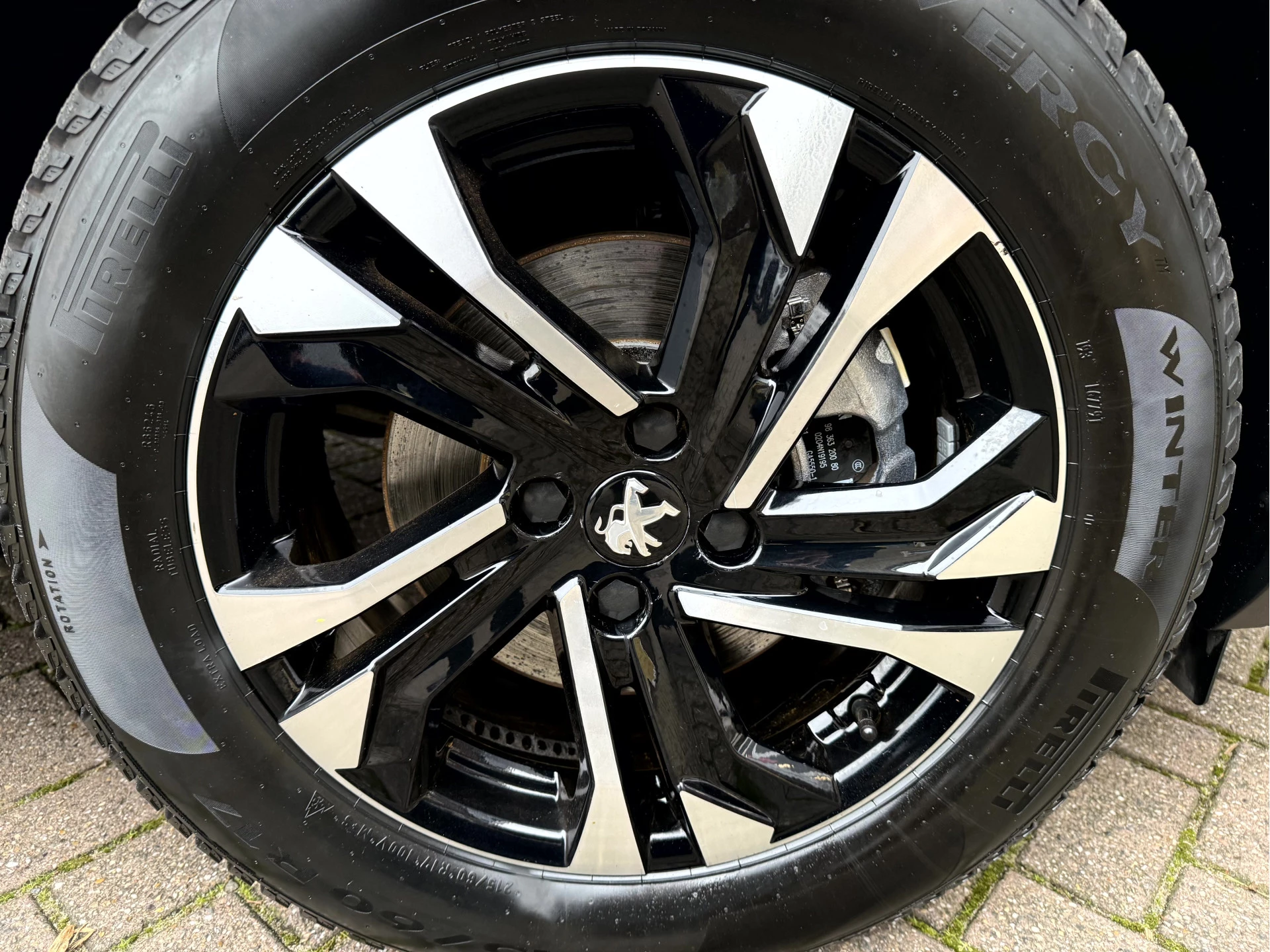 Hoofdafbeelding Peugeot e-2008