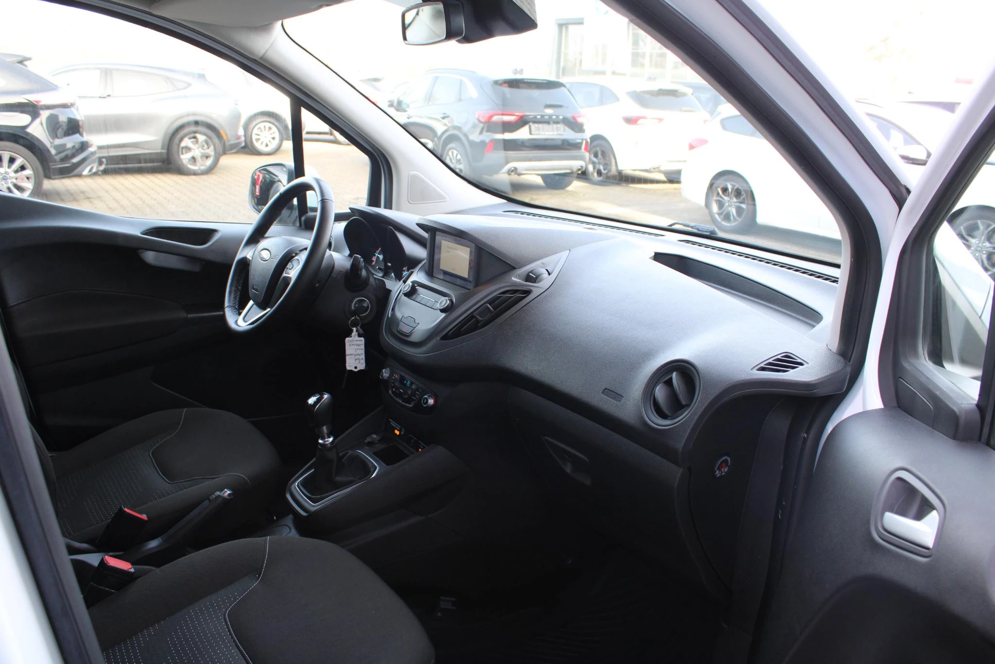 Hoofdafbeelding Ford Transit Courier