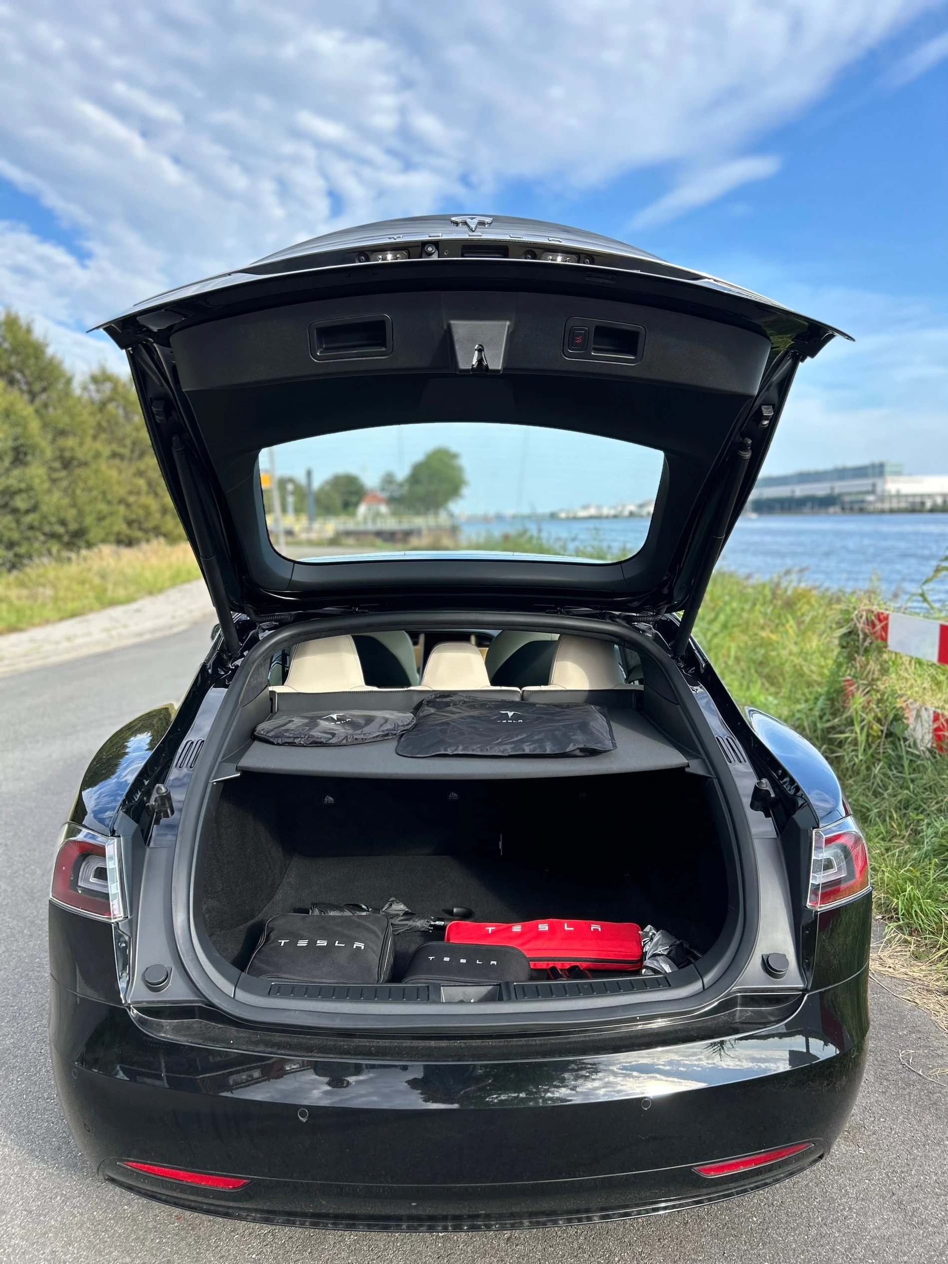 Hoofdafbeelding Tesla Model S