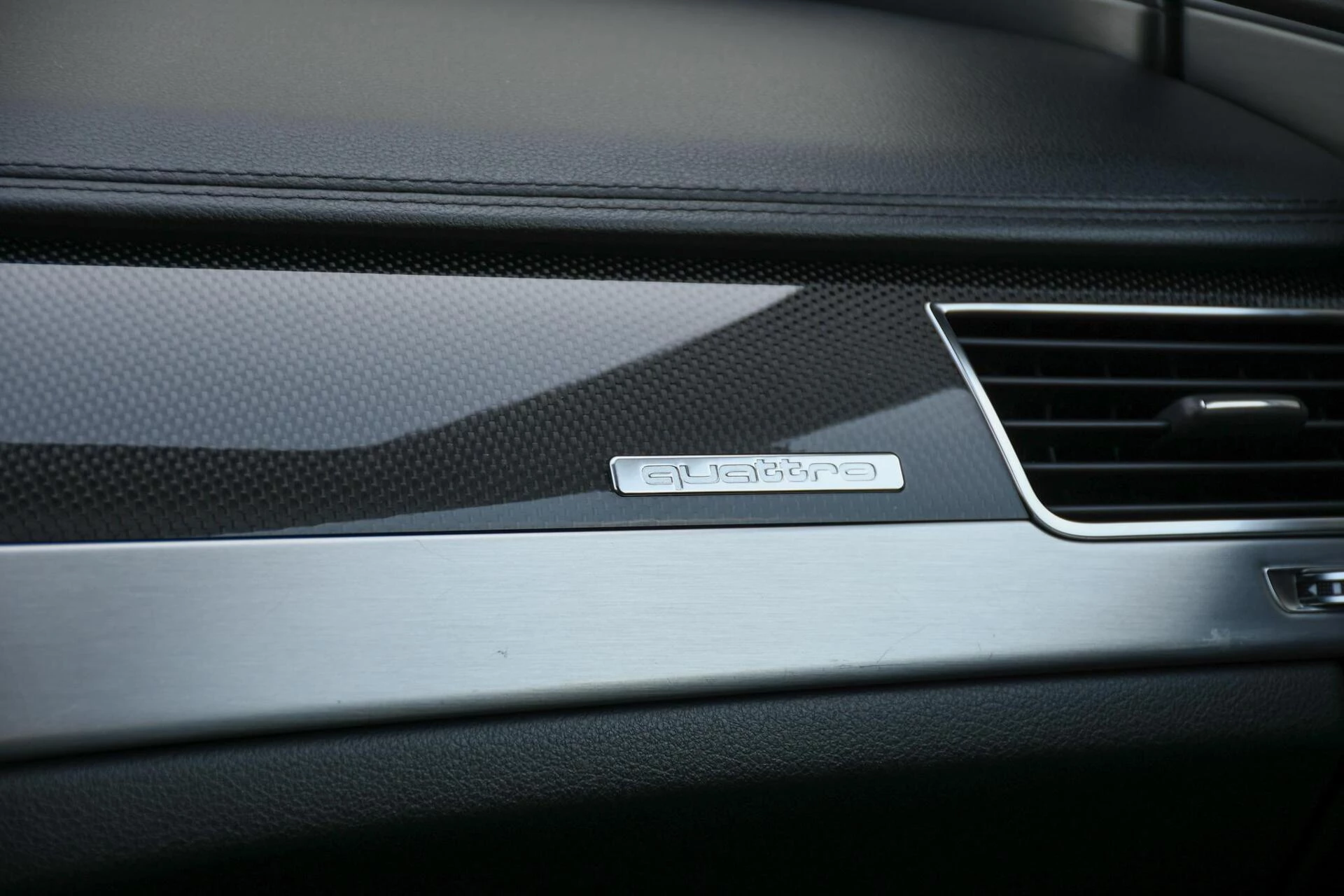 Hoofdafbeelding Audi S8