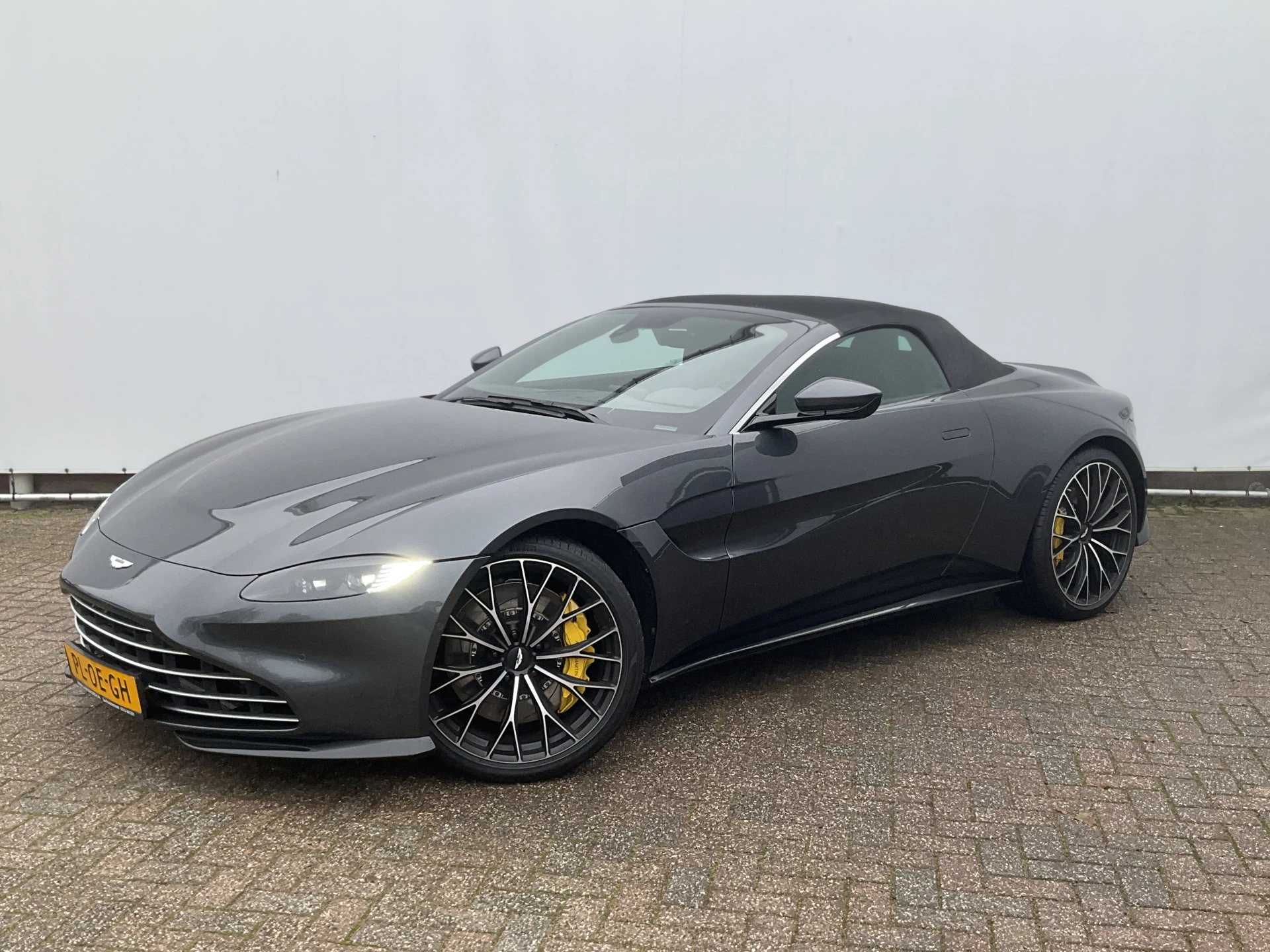 Hoofdafbeelding Aston Martin V8 Vantage