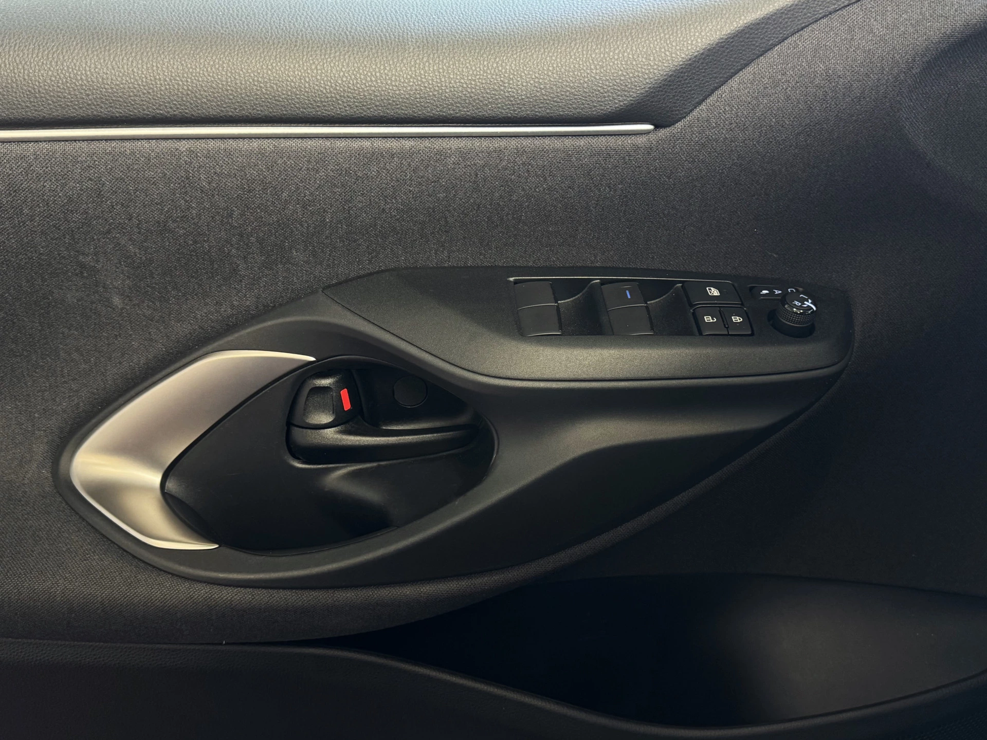 Hoofdafbeelding Mazda 2 Hybrid