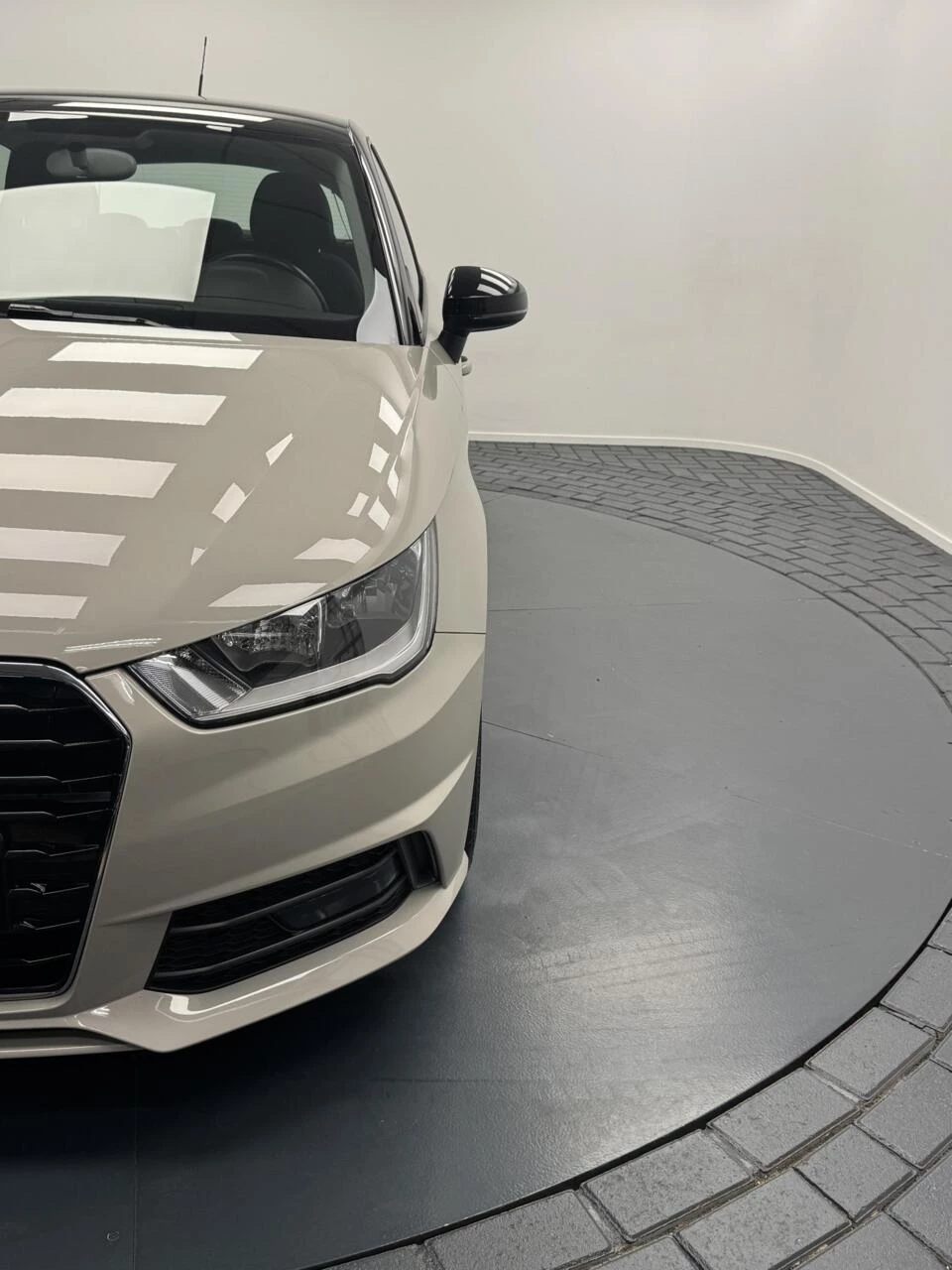 Hoofdafbeelding Audi 1.0 TFSi S-Line Airco-Navigatie-Cr.contr-Lm17''velgen