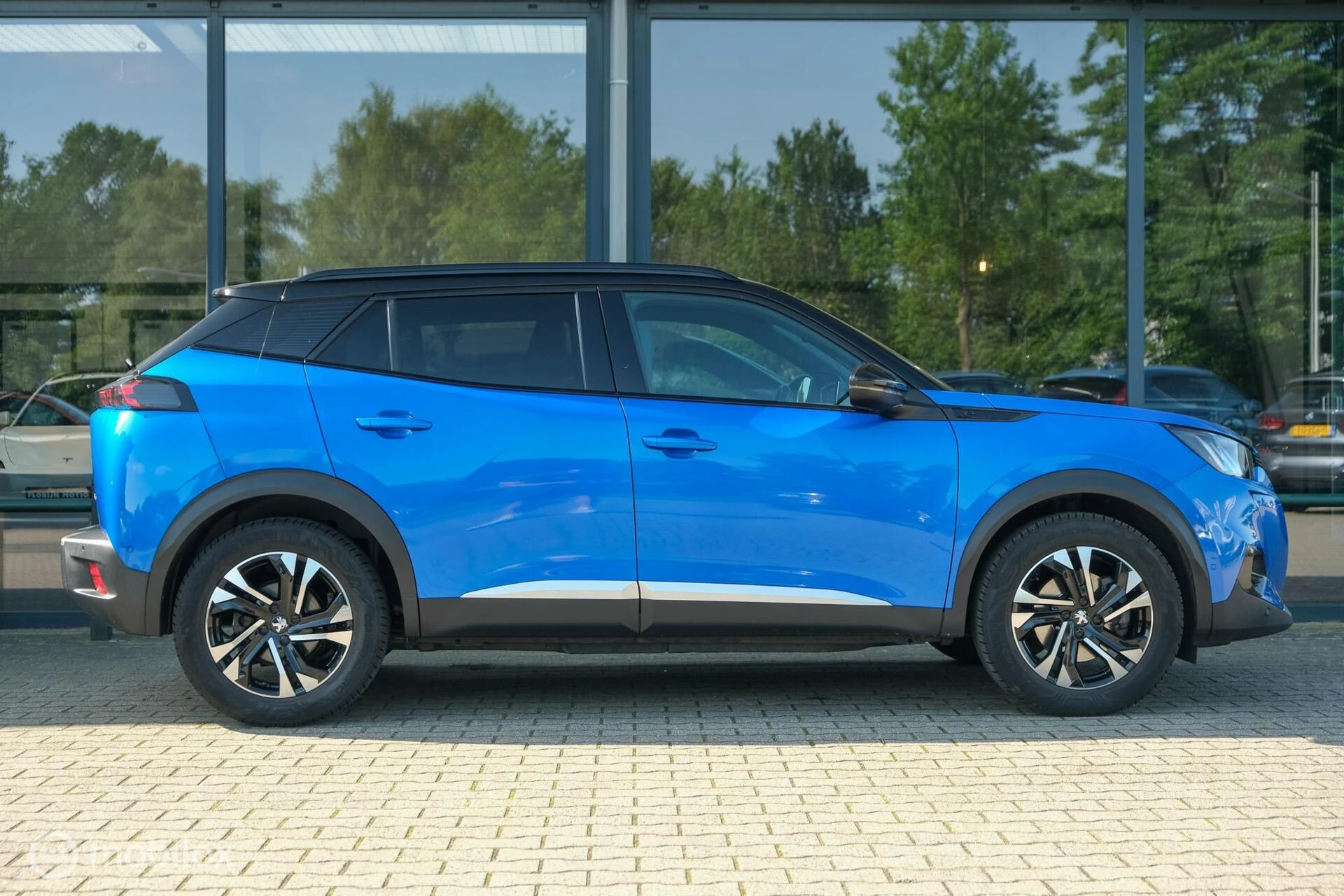 Hoofdafbeelding Peugeot e-2008