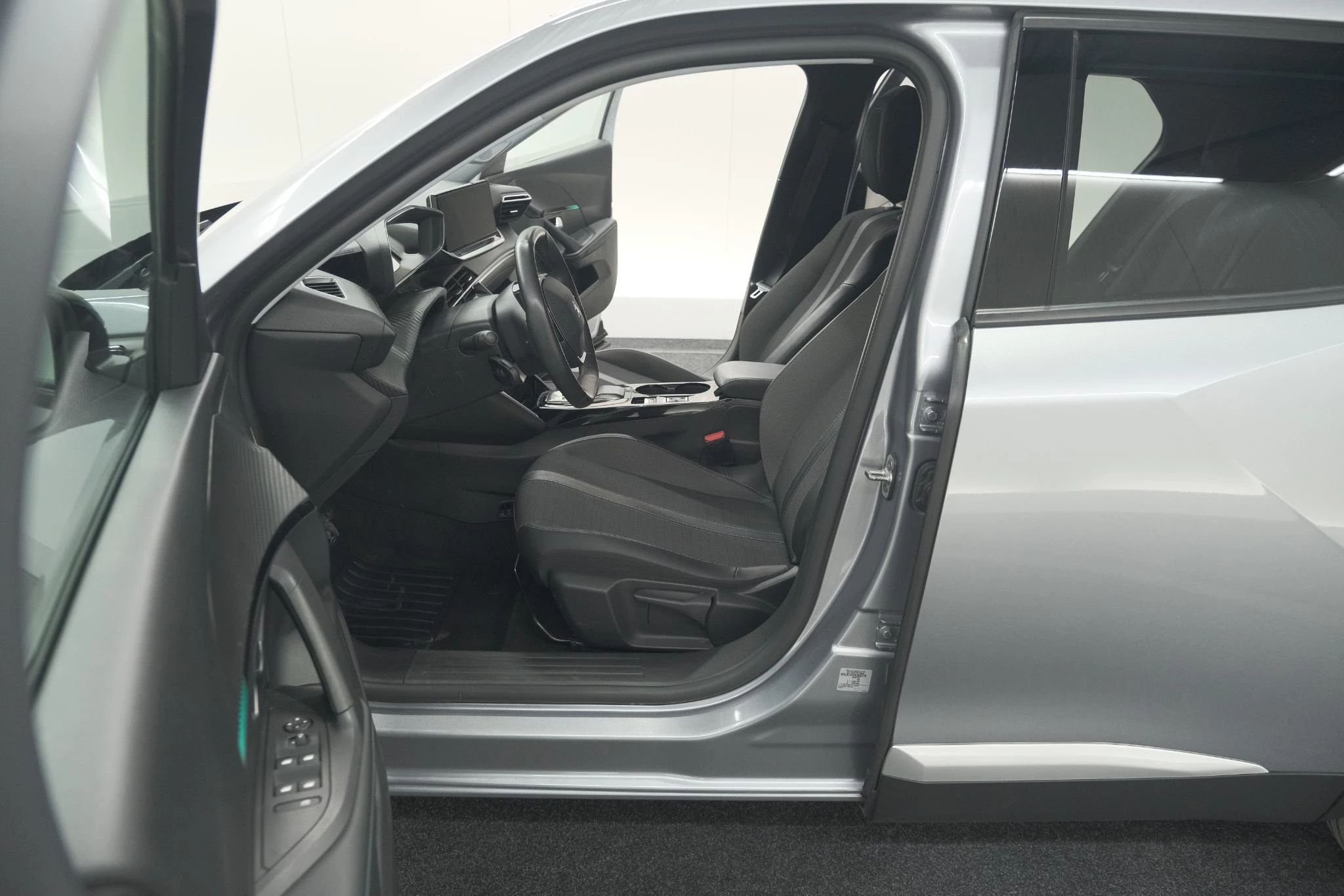Hoofdafbeelding Peugeot e-2008