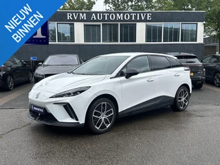 MG MG4 Electric Luxury 64 kWh SOH 96% | 10K KM!! |360 CAMERA| 7 JAAR MG GARANTIE T/M 07-2031| ELEK. STOEL| DODE HOEK SENSOR| STOEL + STUURVERWARMING| ADAPTIVE CRUISE CONTROL