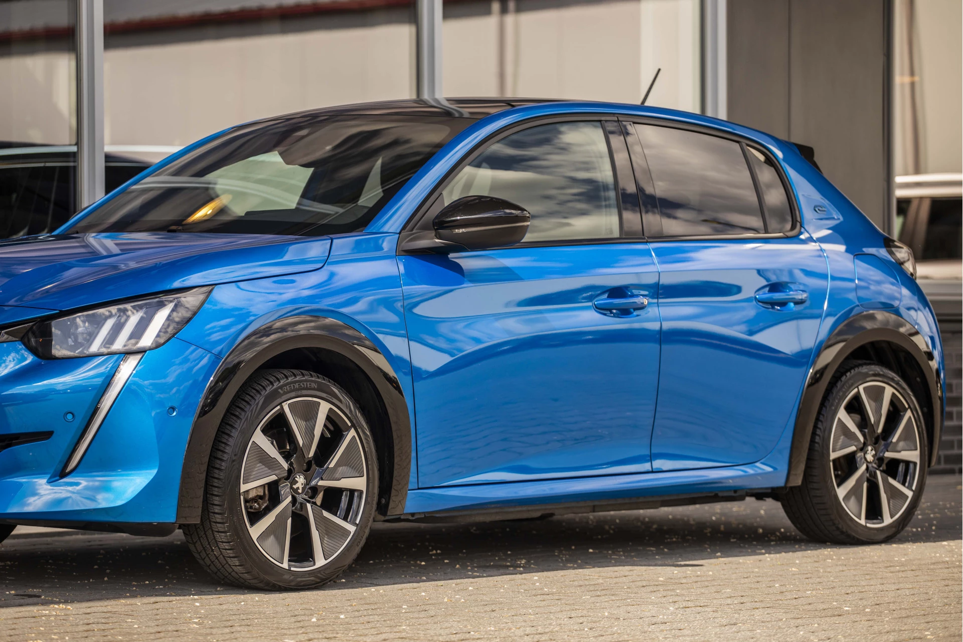 Hoofdafbeelding Peugeot e-208