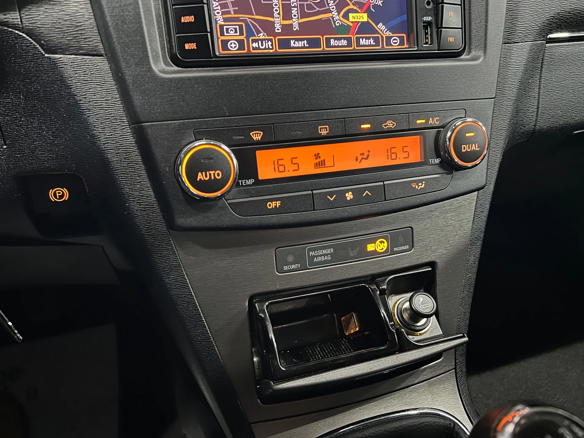 Hoofdafbeelding Toyota Avensis