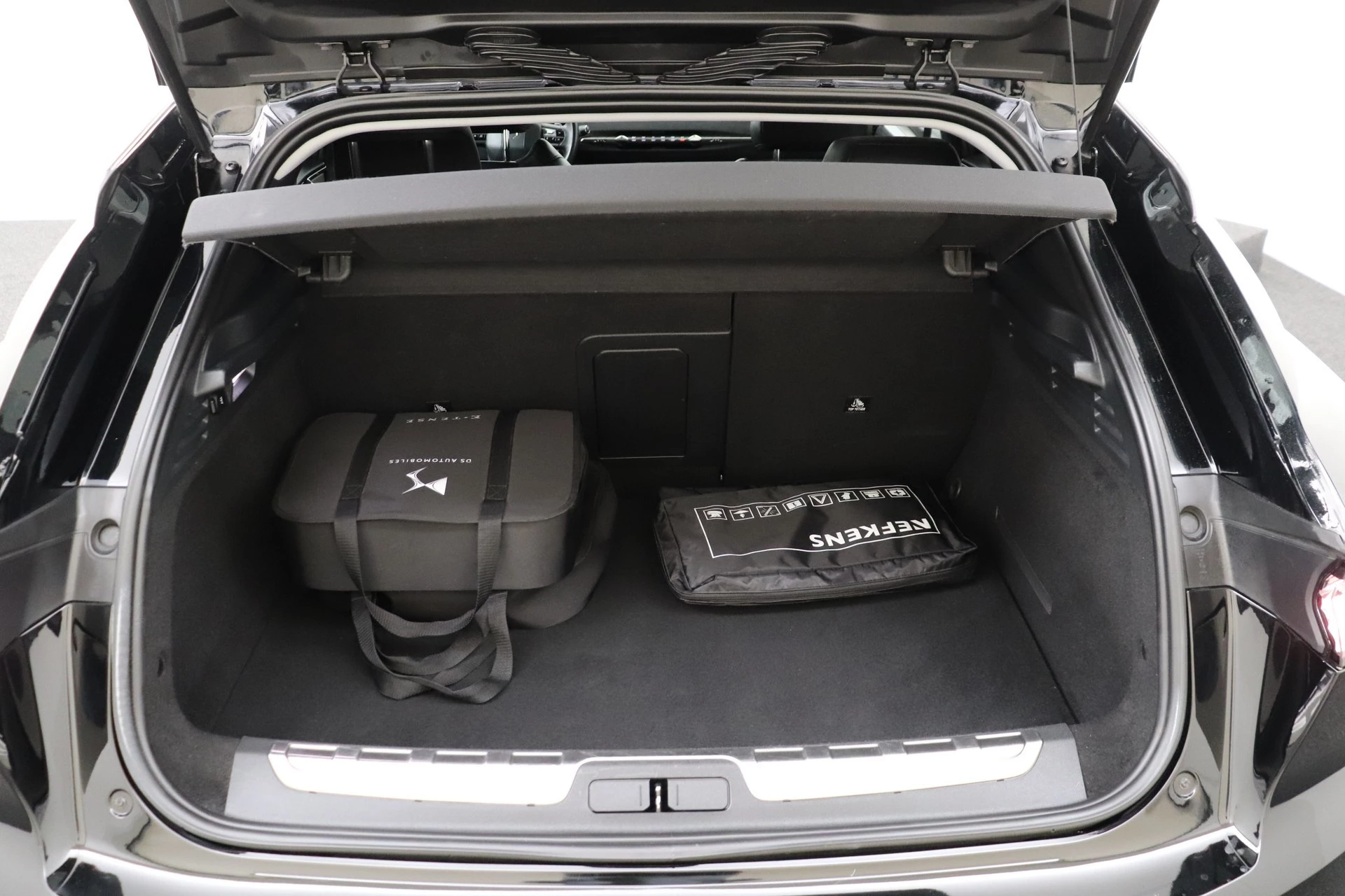 Hoofdafbeelding DS DS 4