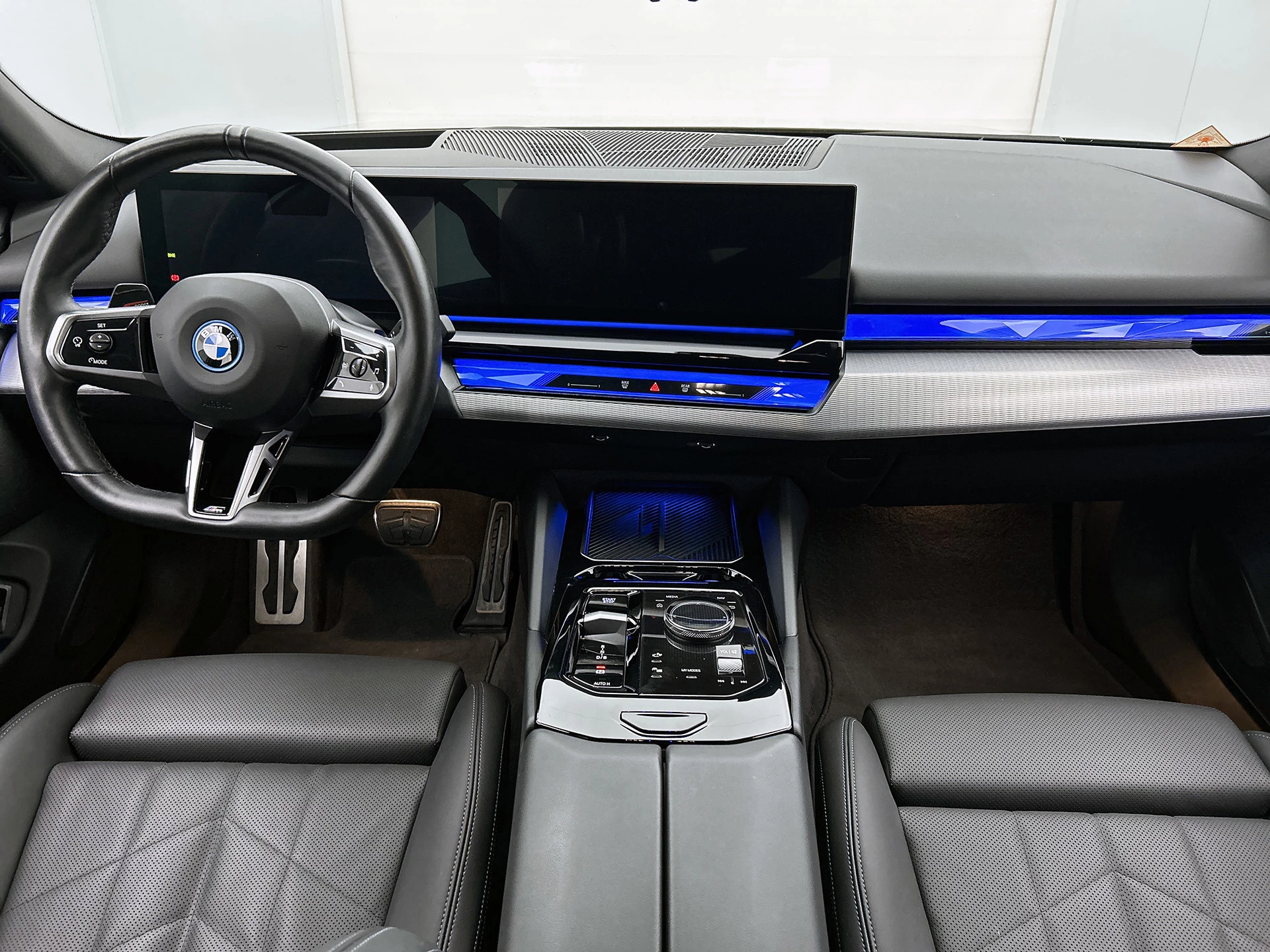 Hoofdafbeelding BMW i5