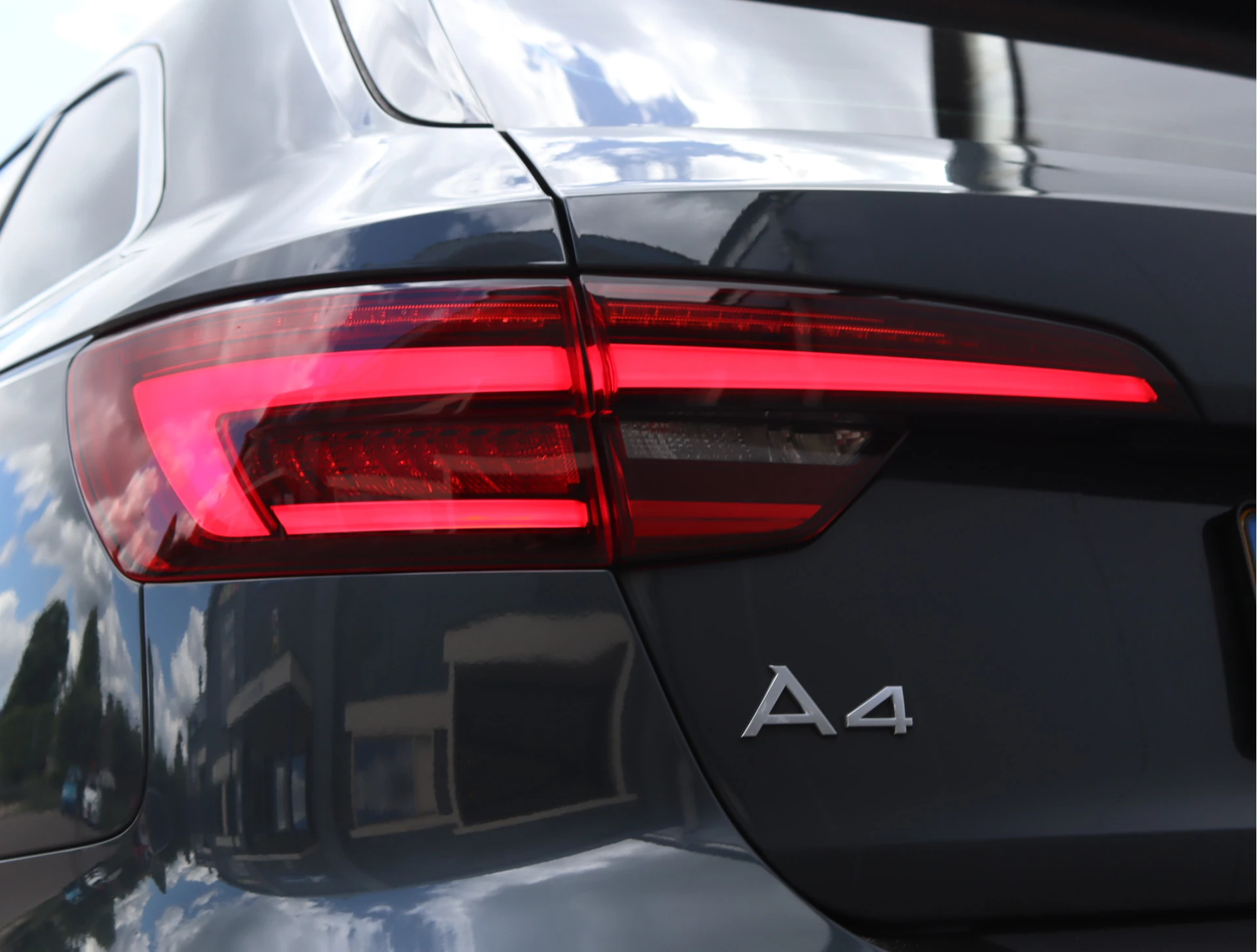 Hoofdafbeelding Audi A4